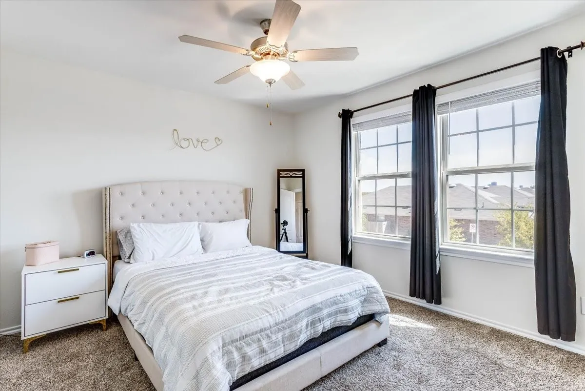 Single Family Residence For Sale in Denton County , 220 Evers Way, Denton, Texas 76207, 4 Bedroom, 3 Bathroom, 2 Garage spaces, 2,697 Sqft, built in 2019, mls#21389402, Real Estate Agent in Denton, Homes For Sale in Denton county, Homes For Sale in Denton, Realtor in Denton Texas, Real Estate Brokerage Independent Realty Texas, Luminita Cordes Realtor