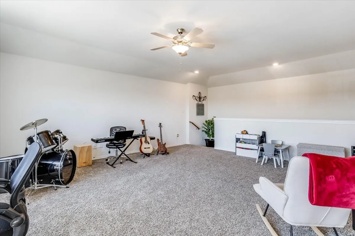 Single Family Residence For Sale in Denton County , 220 Evers Way, Denton, Texas 76207, 4 Bedroom, 3 Bathroom, 2 Garage spaces, 2,697 Sqft, built in 2019, mls#21389402, Real Estate Agent in Denton, Homes For Sale in Denton county, Homes For Sale in Denton, Realtor in Denton Texas, Real Estate Brokerage Independent Realty Texas, Luminita Cordes Realtor
