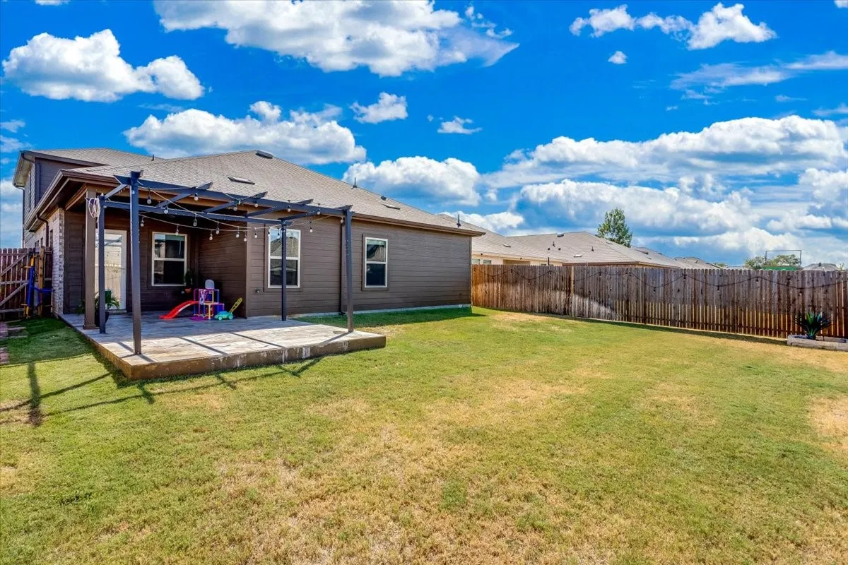 Single Family Residence For Sale in Denton County , 220 Evers Way, Denton, Texas 76207, 4 Bedroom, 3 Bathroom, 2 Garage spaces, 2,697 Sqft, built in 2019, mls#21389402, Real Estate Agent in Denton, Homes For Sale in Denton county, Homes For Sale in Denton, Realtor in Denton Texas, Real Estate Brokerage Independent Realty Texas, Luminita Cordes Realtor