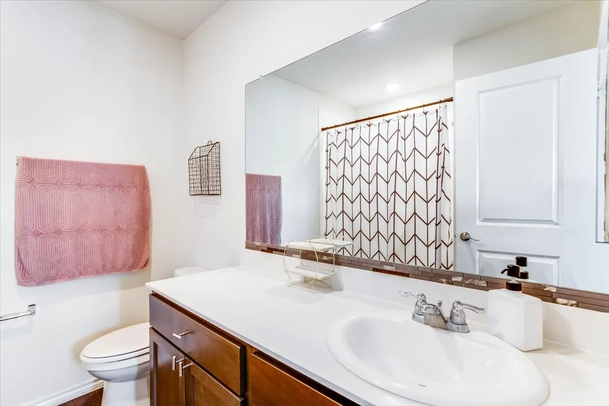 Single Family Residence For Sale in Denton County , 220 Evers Way, Denton, Texas 76207, 4 Bedroom, 3 Bathroom, 2 Garage spaces, 2,697 Sqft, built in 2019, mls#21389402, Real Estate Agent in Denton, Homes For Sale in Denton county, Homes For Sale in Denton, Realtor in Denton Texas, Real Estate Brokerage Independent Realty Texas, Luminita Cordes Realtor