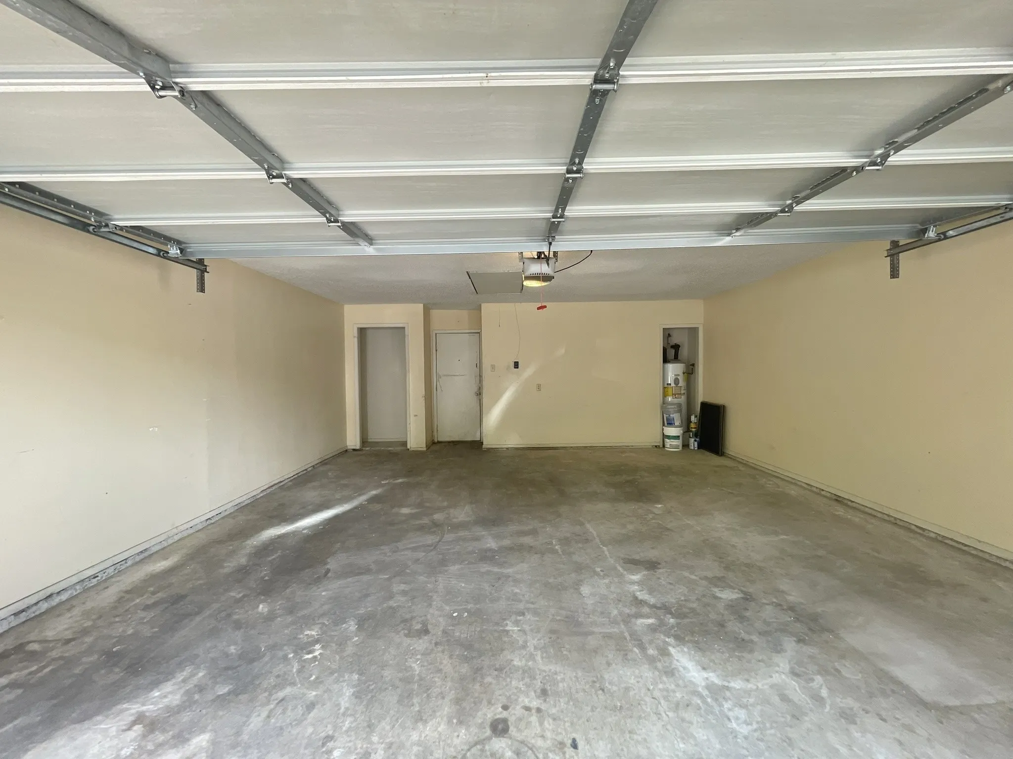 Townhouse For Rent in Dallas County , 1910 Wilshire Drive, Irving, Texas 75061, 2 Bedroom, 2 Bathroom, 2 Garage spaces, 1,319 Sqft, built in 1984, mls#21389518, Real Estate Agent in Irving, Homes For Rent in Dallas county, Homes For Rent in Irving, Realtor in Irving Texas, Real Estate Brokerage Independent Realty Texas, Luminita Cordes Realtor