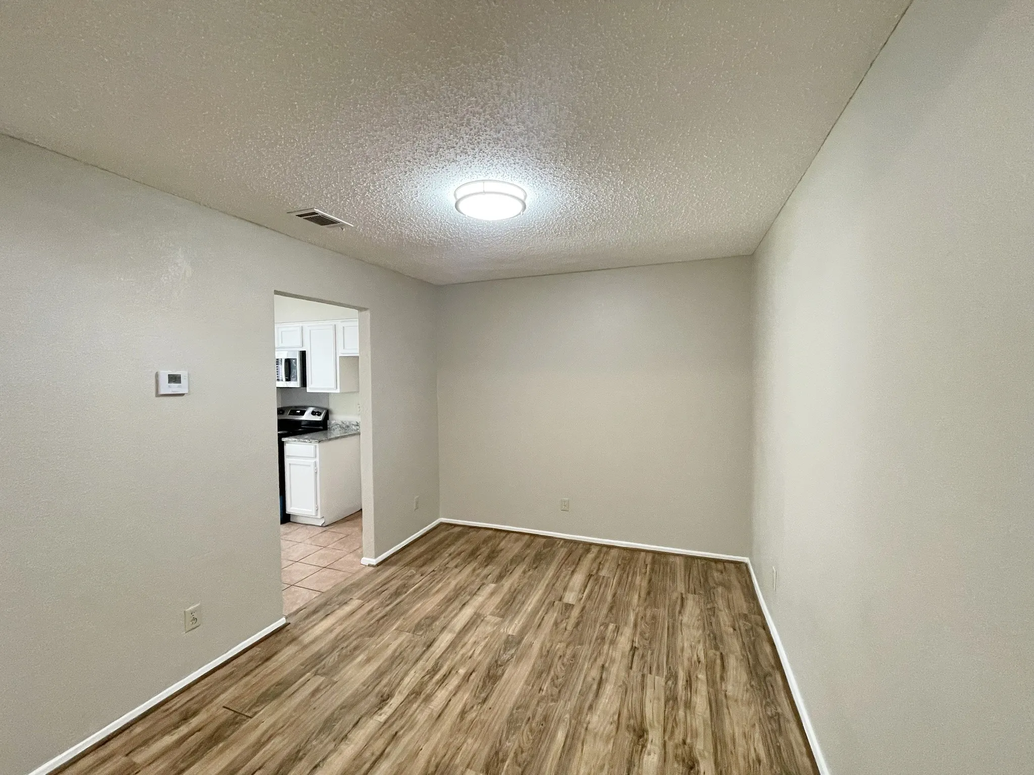 Townhouse For Rent in Dallas County , 1910 Wilshire Drive, Irving, Texas 75061, 2 Bedroom, 2 Bathroom, 2 Garage spaces, 1,319 Sqft, built in 1984, mls#21389518, Real Estate Agent in Irving, Homes For Rent in Dallas county, Homes For Rent in Irving, Realtor in Irving Texas, Real Estate Brokerage Independent Realty Texas, Luminita Cordes Realtor