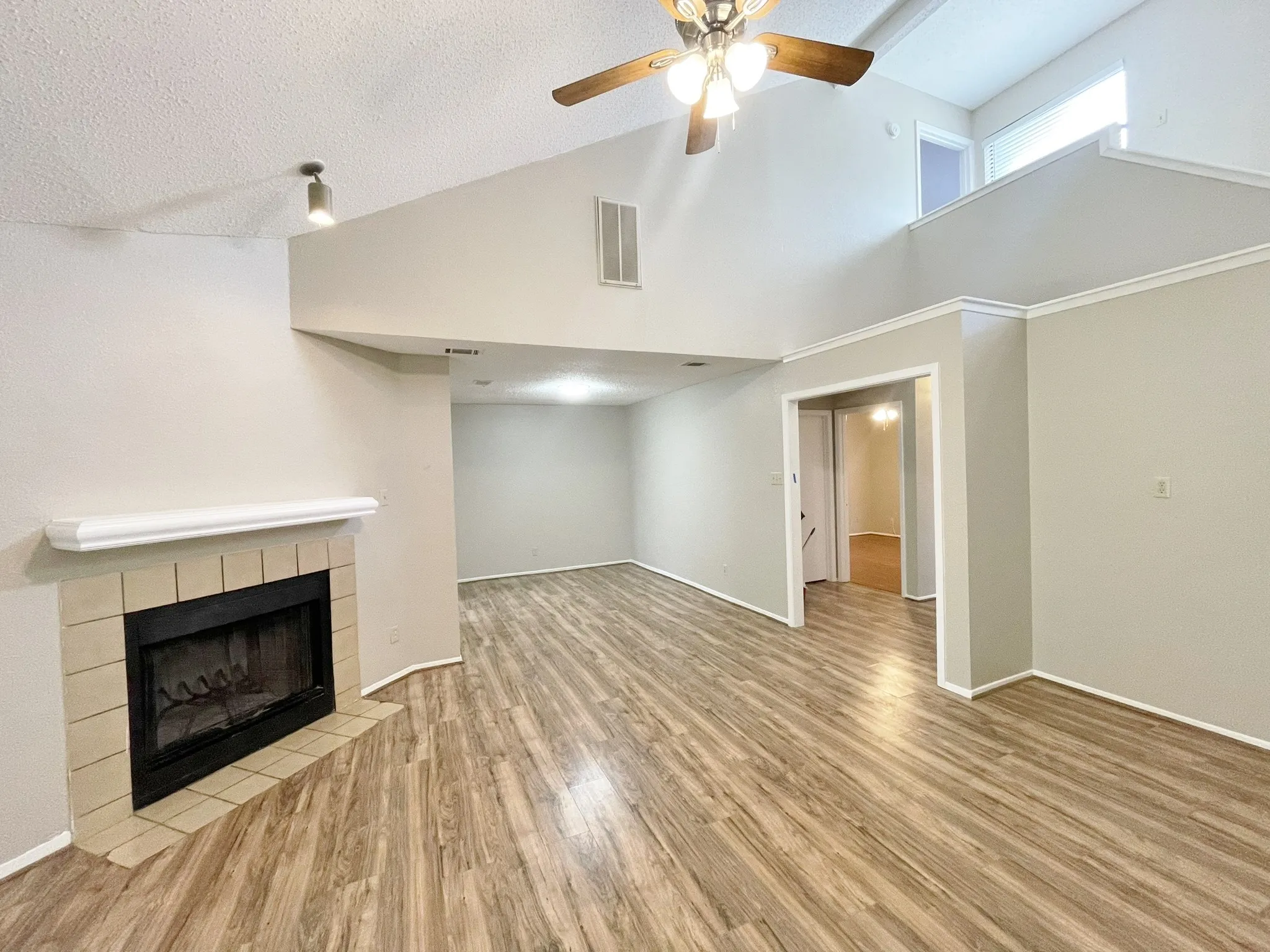 Townhouse For Rent in Dallas County , 1910 Wilshire Drive, Irving, Texas 75061, 2 Bedroom, 2 Bathroom, 2 Garage spaces, 1,319 Sqft, built in 1984, mls#21389518, Real Estate Agent in Irving, Homes For Rent in Dallas county, Homes For Rent in Irving, Realtor in Irving Texas, Real Estate Brokerage Independent Realty Texas, Luminita Cordes Realtor