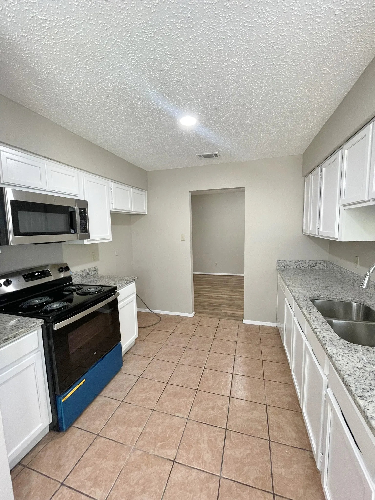 Townhouse For Rent in Dallas County , 1910 Wilshire Drive, Irving, Texas 75061, 2 Bedroom, 2 Bathroom, 2 Garage spaces, 1,319 Sqft, built in 1984, mls#21389518, Real Estate Agent in Irving, Homes For Rent in Dallas county, Homes For Rent in Irving, Realtor in Irving Texas, Real Estate Brokerage Independent Realty Texas, Luminita Cordes Realtor