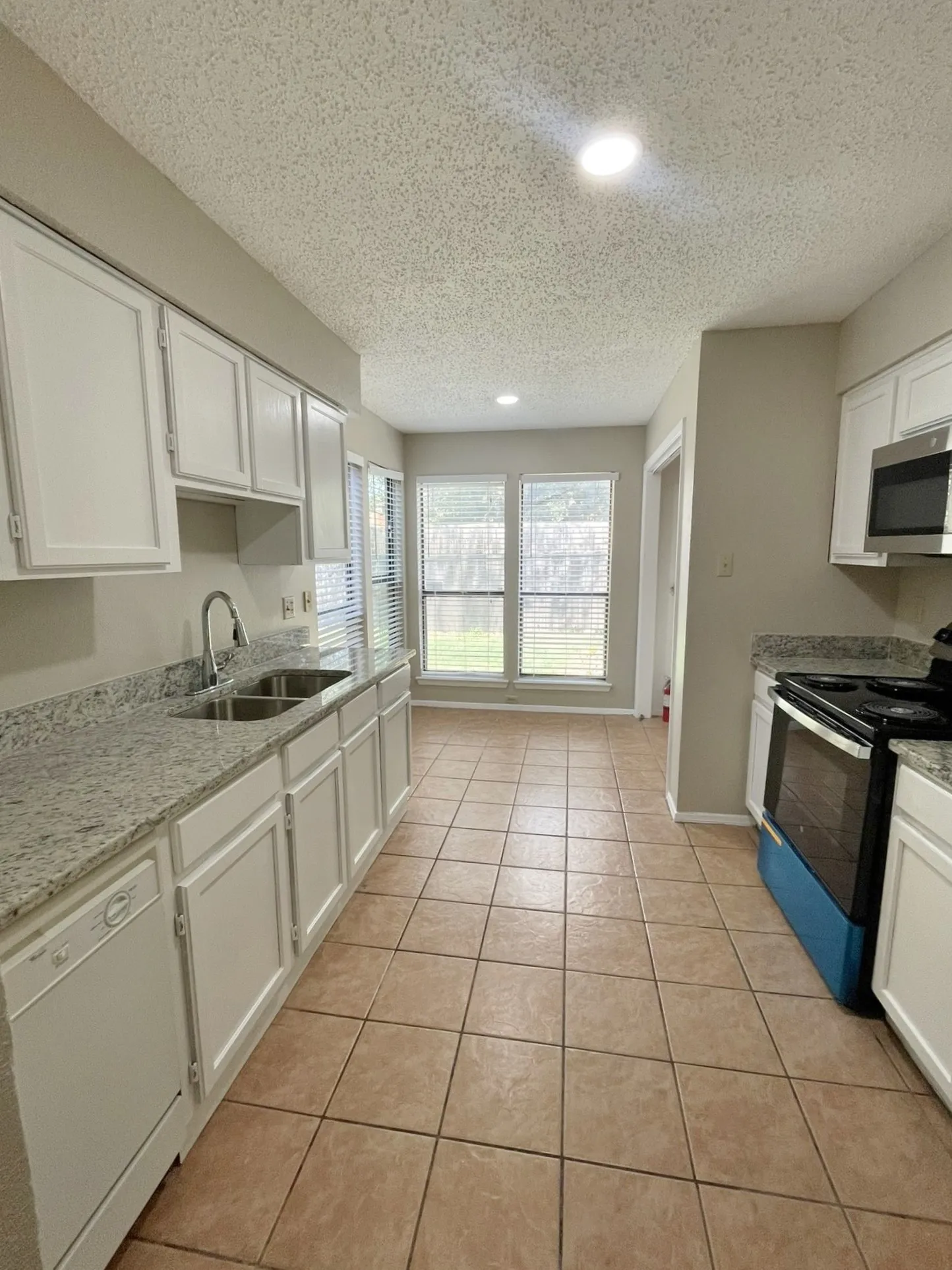 Townhouse For Rent in Dallas County , 1910 Wilshire Drive, Irving, Texas 75061, 2 Bedroom, 2 Bathroom, 2 Garage spaces, 1,319 Sqft, built in 1984, mls#21389518, Real Estate Agent in Irving, Homes For Rent in Dallas county, Homes For Rent in Irving, Realtor in Irving Texas, Real Estate Brokerage Independent Realty Texas, Luminita Cordes Realtor
