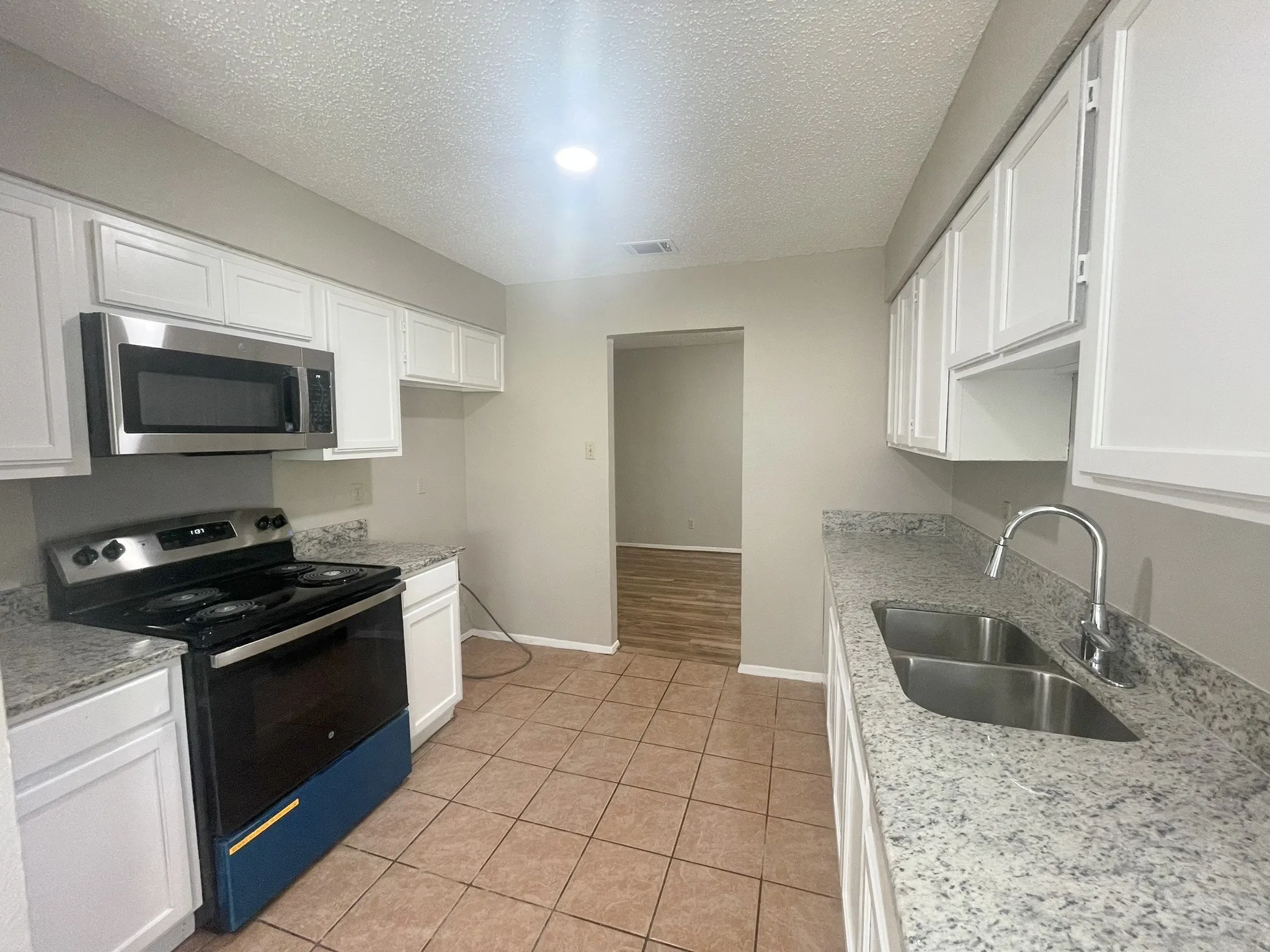 Townhouse For Rent in Dallas County , 1910 Wilshire Drive, Irving, Texas 75061, 2 Bedroom, 2 Bathroom, 2 Garage spaces, 1,319 Sqft, built in 1984, mls#21389518, Real Estate Agent in Irving, Homes For Rent in Dallas county, Homes For Rent in Irving, Realtor in Irving Texas, Real Estate Brokerage Independent Realty Texas, Luminita Cordes Realtor