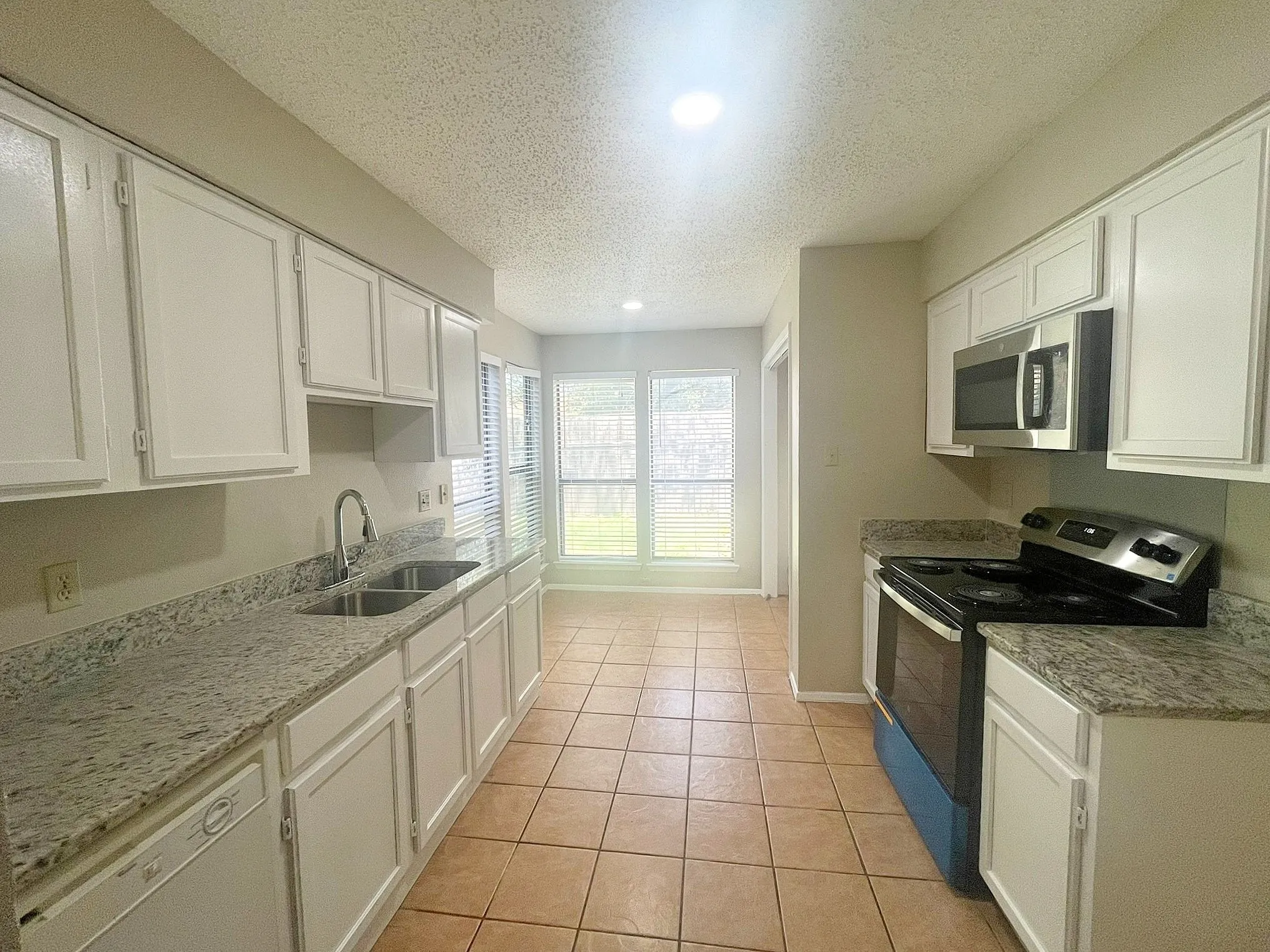 Townhouse For Rent in Dallas County , 1910 Wilshire Drive, Irving, Texas 75061, 2 Bedroom, 2 Bathroom, 2 Garage spaces, 1,319 Sqft, built in 1984, mls#21389518, Real Estate Agent in Irving, Homes For Rent in Dallas county, Homes For Rent in Irving, Realtor in Irving Texas, Real Estate Brokerage Independent Realty Texas, Luminita Cordes Realtor
