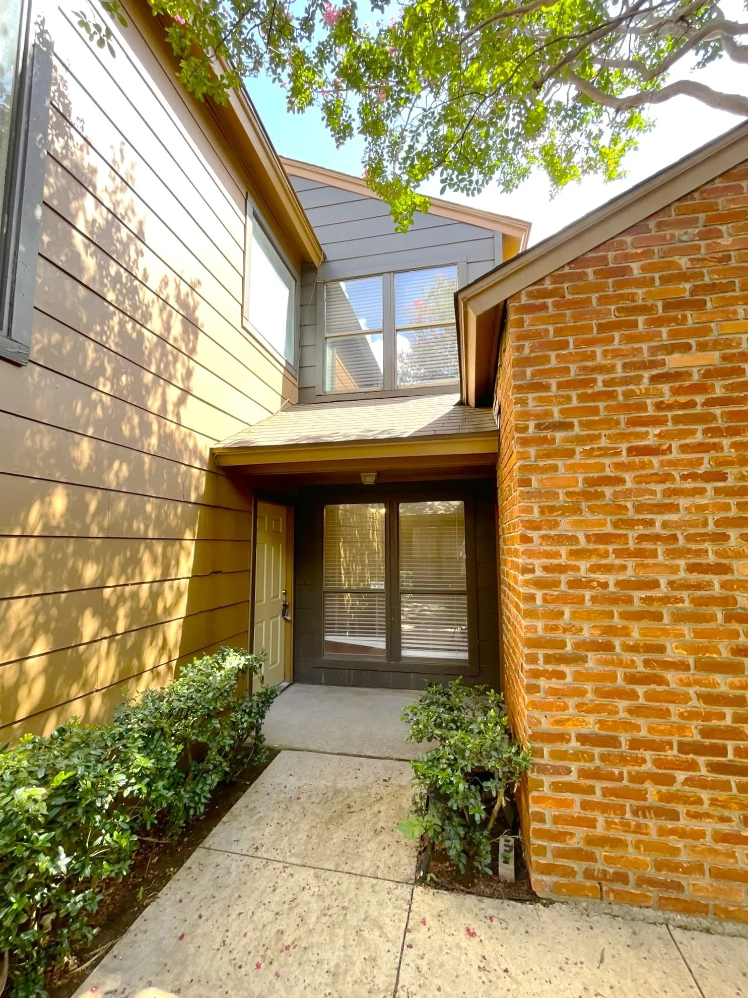 Townhouse For Rent