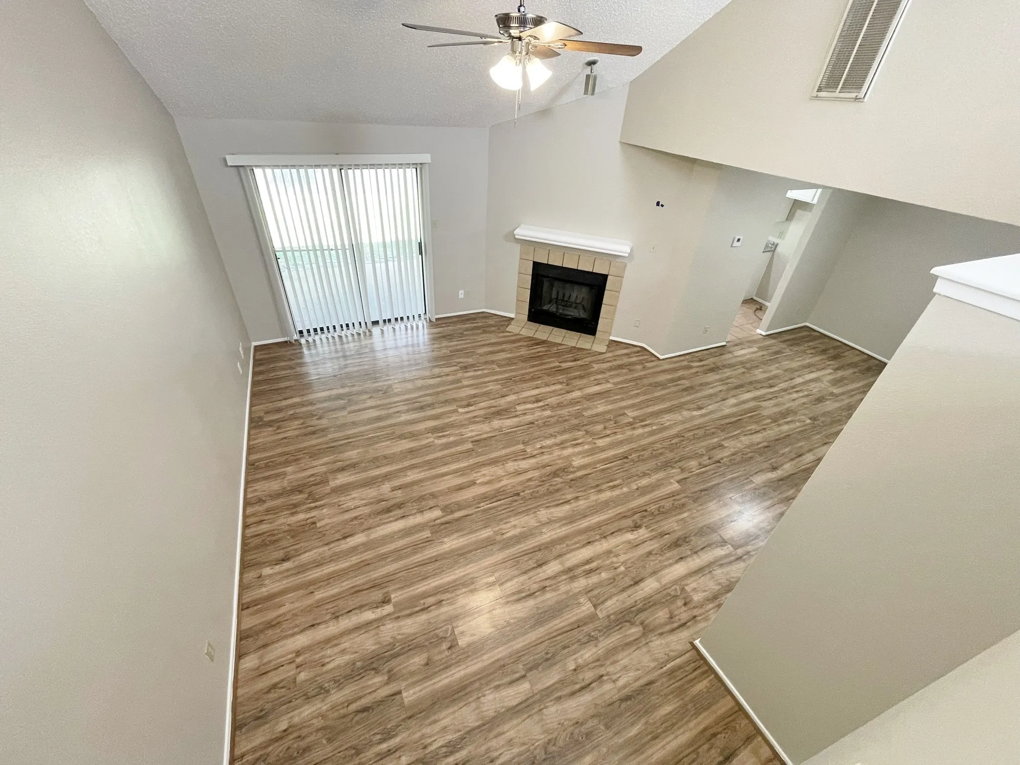 Townhouse For Rent in Dallas County , 1910 Wilshire Drive, Irving, Texas 75061, 2 Bedroom, 2 Bathroom, 2 Garage spaces, 1,319 Sqft, built in 1984, mls#21389518, Real Estate Agent in Irving, Homes For Rent in Dallas county, Homes For Rent in Irving, Realtor in Irving Texas, Real Estate Brokerage Independent Realty Texas, Luminita Cordes Realtor