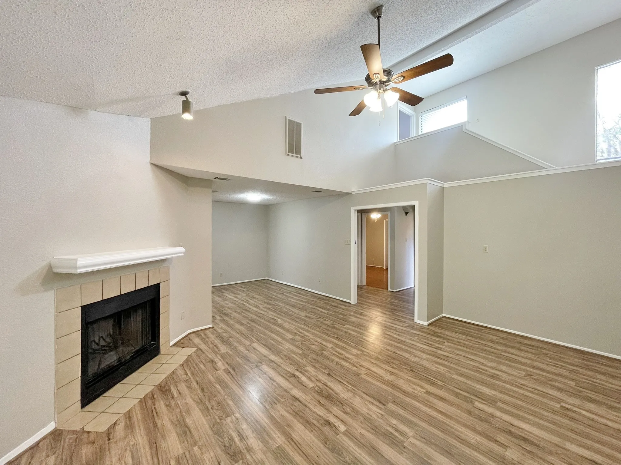 Townhouse For Rent in Dallas County , 1910 Wilshire Drive, Irving, Texas 75061, 2 Bedroom, 2 Bathroom, 2 Garage spaces, 1,319 Sqft, built in 1984, mls#21389518, Real Estate Agent in Irving, Homes For Rent in Dallas county, Homes For Rent in Irving, Realtor in Irving Texas, Real Estate Brokerage Independent Realty Texas, Luminita Cordes Realtor