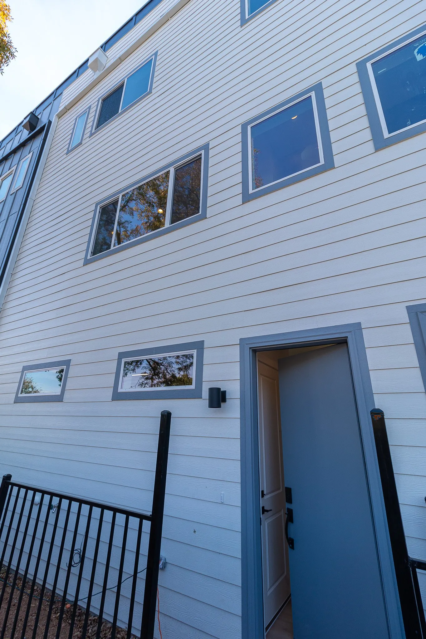 Townhouse For Sale in Dallas County , 1626 Andrade Place, Dallas, Texas 75204, 2 Bedroom, 3 Bathroom, 2 Garage spaces, 1,425 Sqft, built in 2024, mls#21389521, Real Estate Agent in Dallas, Homes For Sale in Dallas county, Homes For Sale in Dallas, Realtor in Dallas Texas, Real Estate Brokerage Independent Realty Texas, Luminita Cordes Realtor