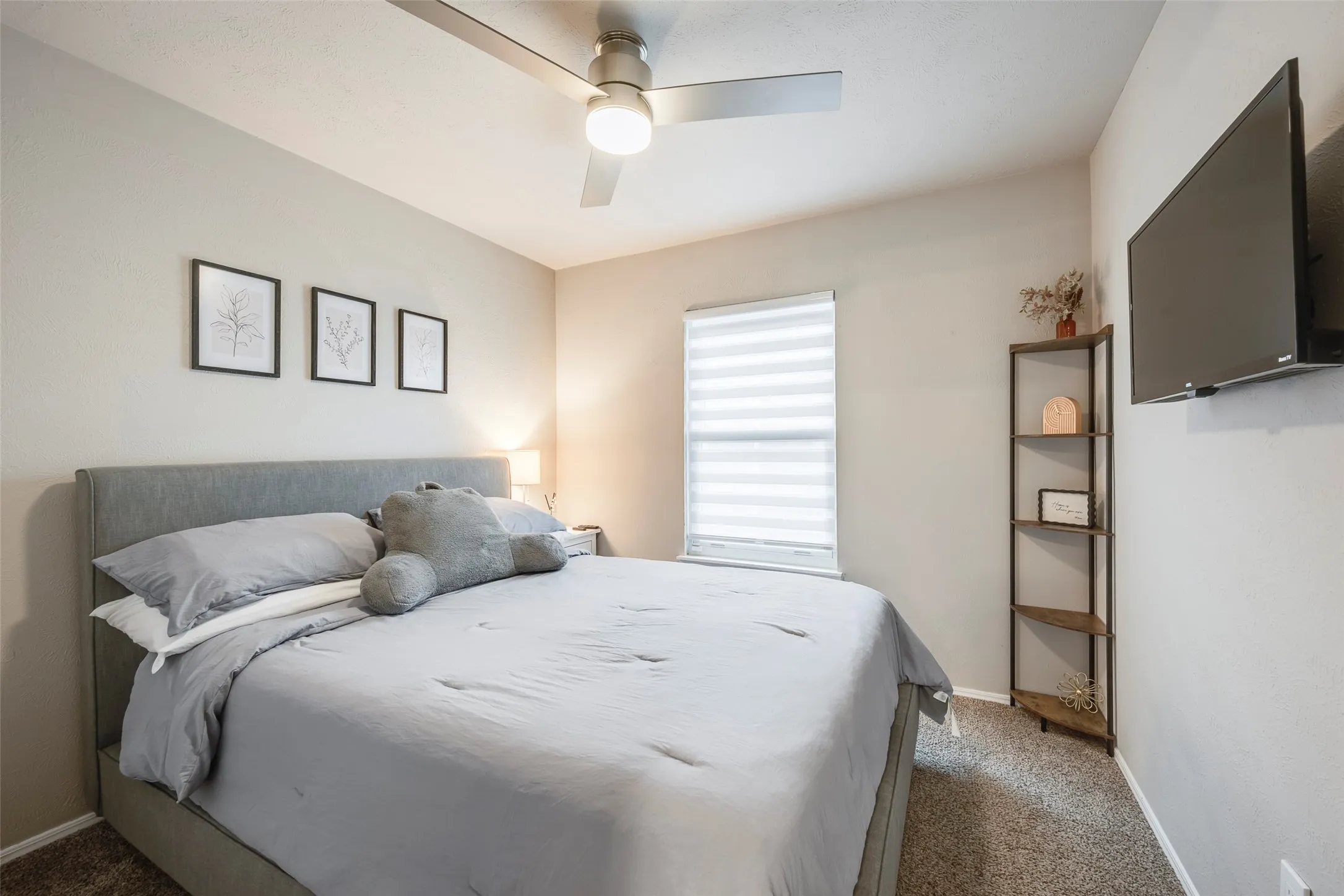 Single Family Residence For Sale in Collin County , 1609 Toddville Circle, Plano, Texas 75025, 3 Bedroom, 2 Bathroom, 2 Garage spaces, 1,758 Sqft, built in 1986, mls#21389525, Real Estate Agent in Plano, Homes For Sale in Collin county, Homes For Sale in Plano, Realtor in Plano Texas, Real Estate Brokerage Independent Realty Texas, Luminita Cordes Realtor