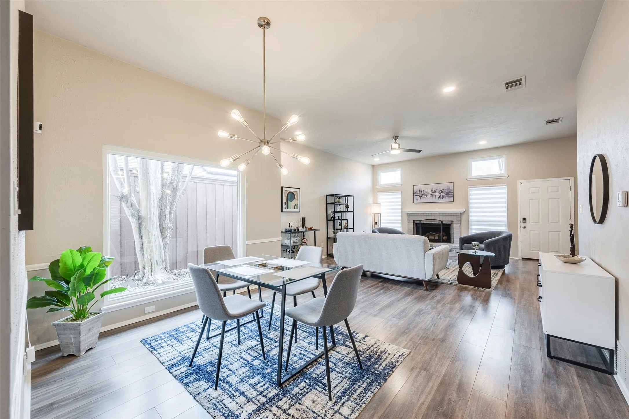 Single Family Residence For Sale in Collin County , 1609 Toddville Circle, Plano, Texas 75025, 3 Bedroom, 2 Bathroom, 2 Garage spaces, 1,758 Sqft, built in 1986, mls#21389525, Real Estate Agent in Plano, Homes For Sale in Collin county, Homes For Sale in Plano, Realtor in Plano Texas, Real Estate Brokerage Independent Realty Texas, Luminita Cordes Realtor
