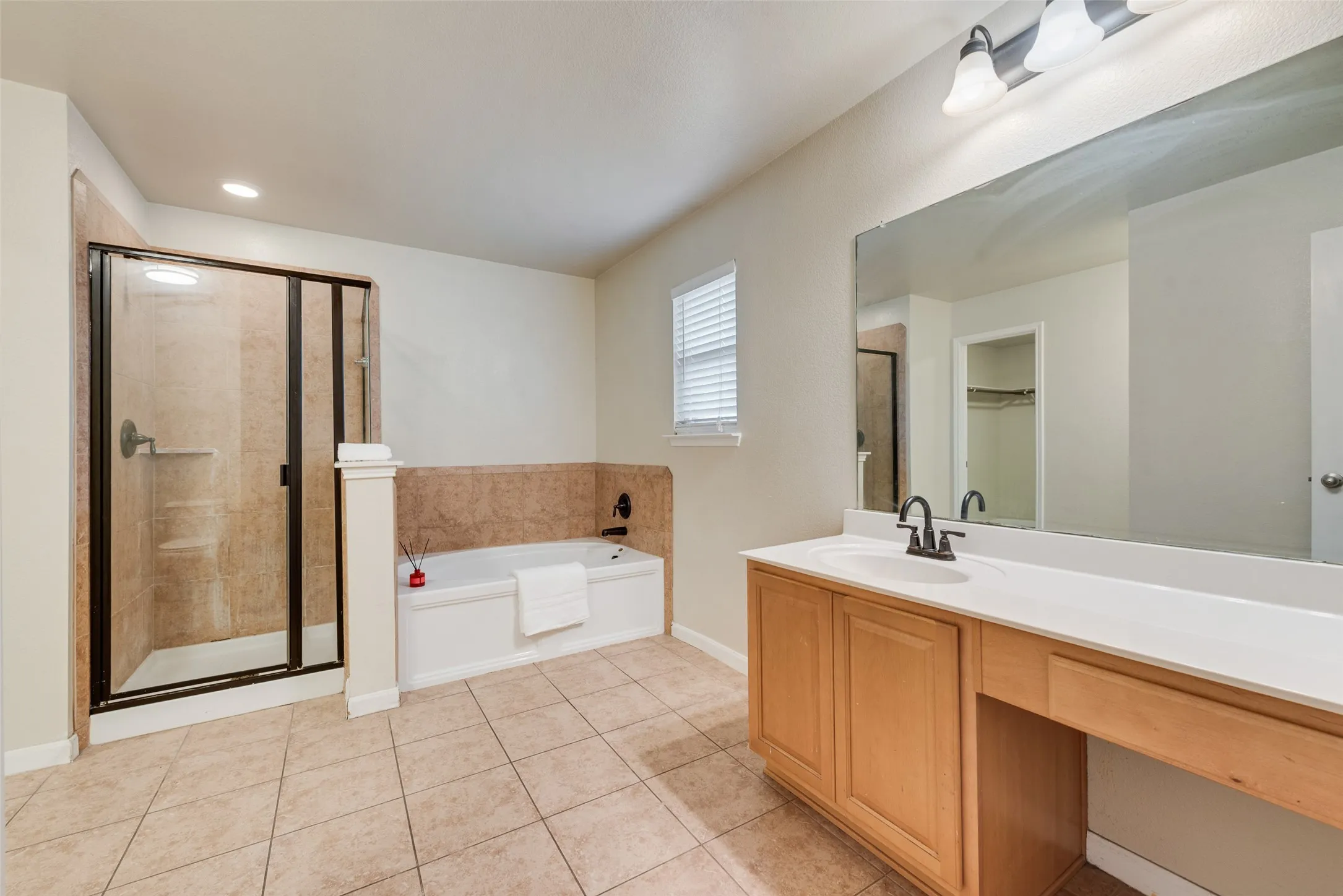 Single Family Residence For Sale in Dallas County , 403 Welcome Street, Cedar Hill, Texas 75104, 4 Bedroom, 2 Bathroom, 2 Garage spaces, 2,101 Sqft, built in 2010, mls#21387092, Real Estate Agent in Cedar Hill, Homes For Sale in Dallas county, Homes For Sale in Cedar Hill, Realtor in Cedar Hill Texas, Real Estate Brokerage Independent Realty Texas, Luminita Cordes Realtor
