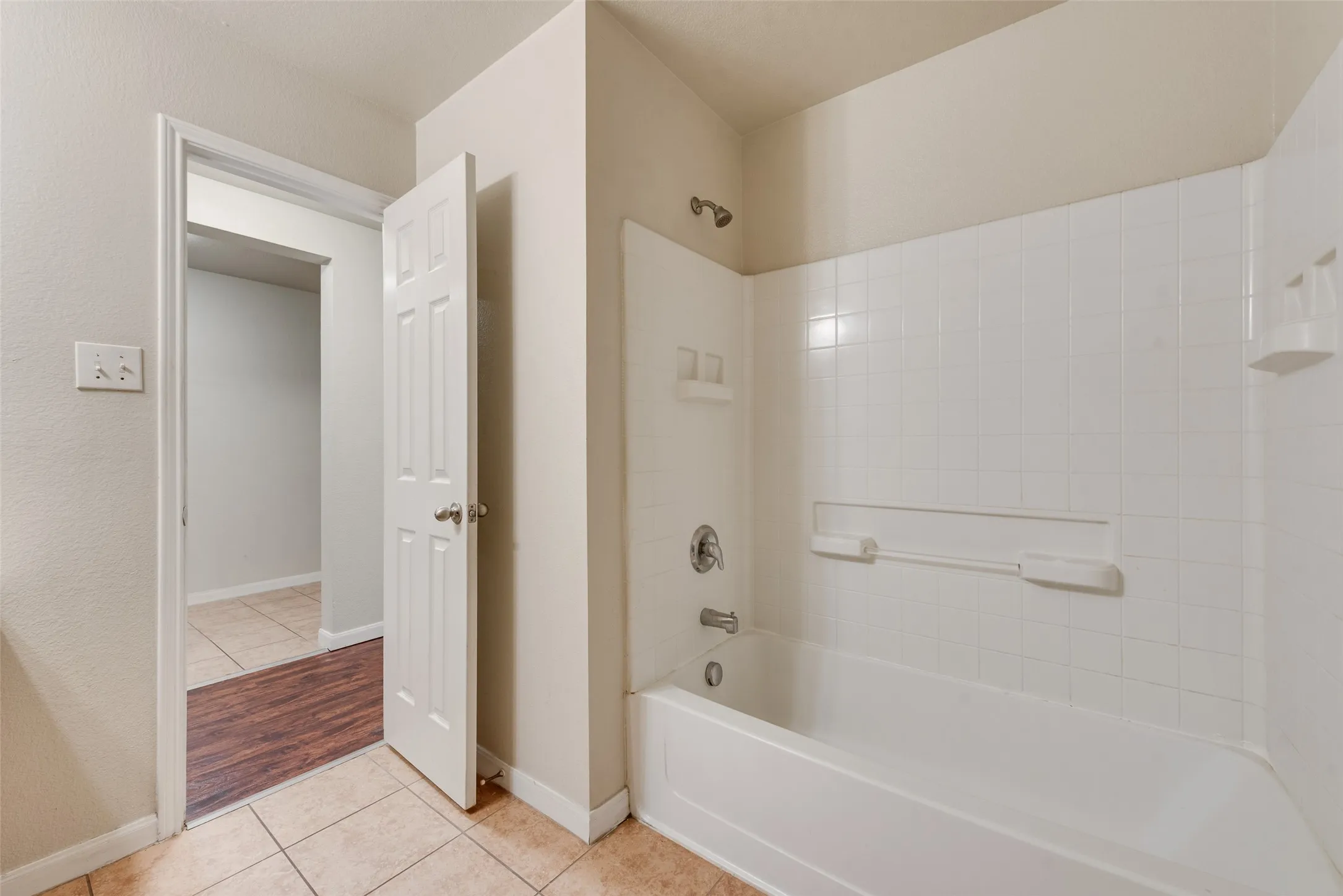 Single Family Residence For Sale in Dallas County , 403 Welcome Street, Cedar Hill, Texas 75104, 4 Bedroom, 2 Bathroom, 2 Garage spaces, 2,101 Sqft, built in 2010, mls#21387092, Real Estate Agent in Cedar Hill, Homes For Sale in Dallas county, Homes For Sale in Cedar Hill, Realtor in Cedar Hill Texas, Real Estate Brokerage Independent Realty Texas, Luminita Cordes Realtor