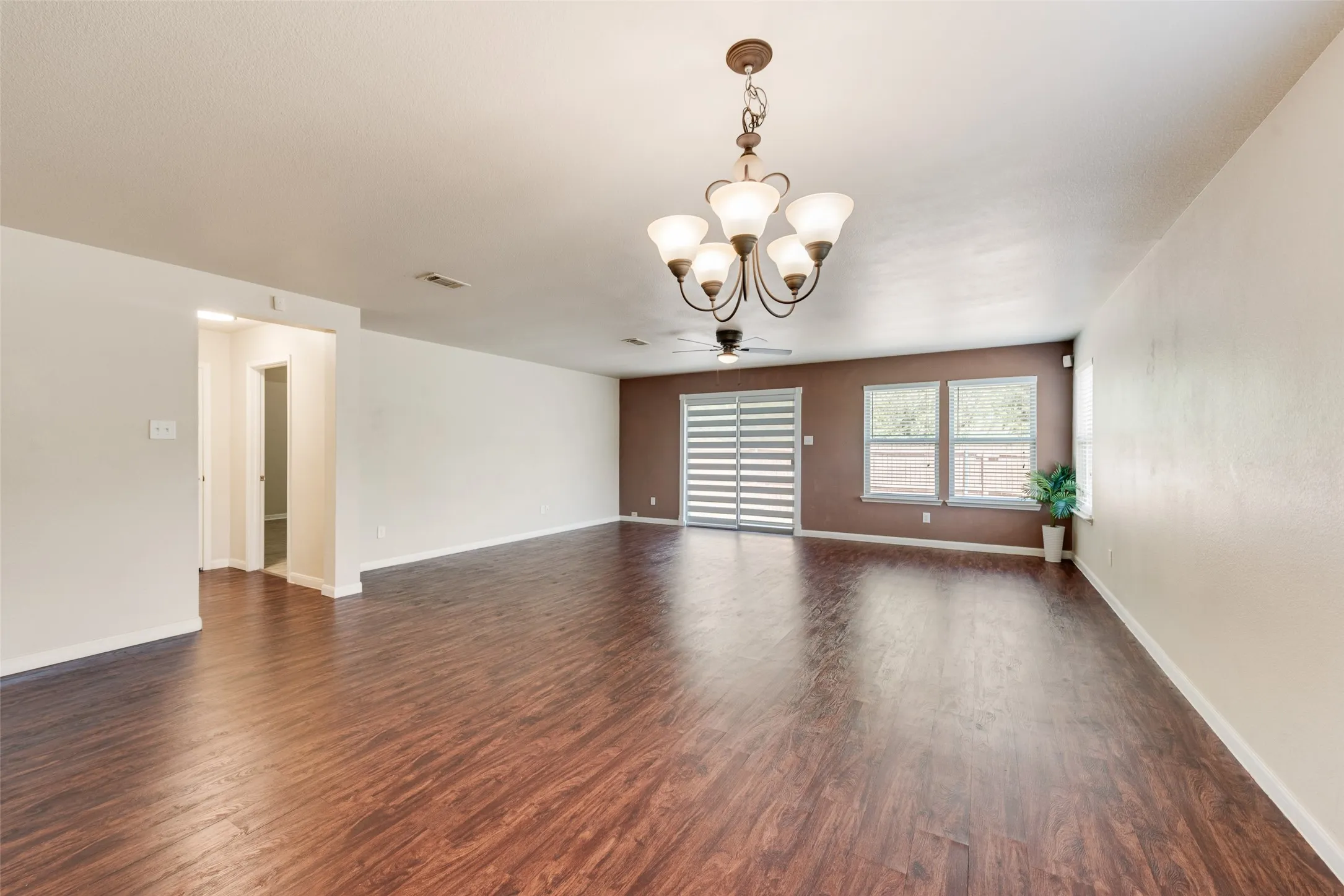 Single Family Residence For Sale in Dallas County , 403 Welcome Street, Cedar Hill, Texas 75104, 4 Bedroom, 2 Bathroom, 2 Garage spaces, 2,101 Sqft, built in 2010, mls#21387092, Real Estate Agent in Cedar Hill, Homes For Sale in Dallas county, Homes For Sale in Cedar Hill, Realtor in Cedar Hill Texas, Real Estate Brokerage Independent Realty Texas, Luminita Cordes Realtor