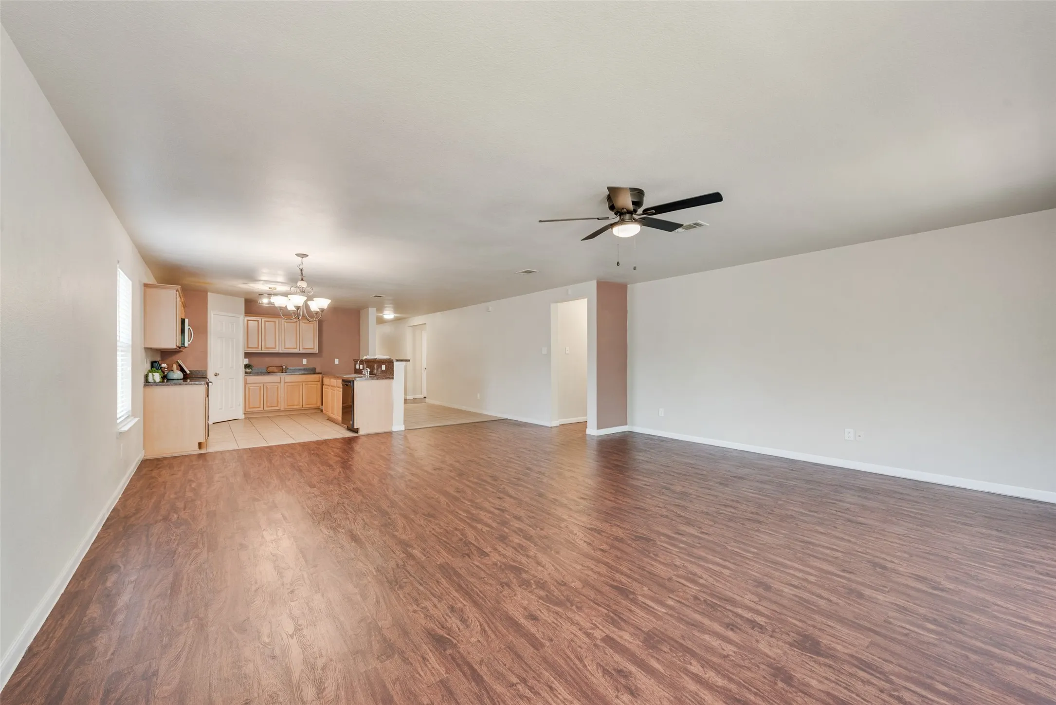 Single Family Residence For Sale in Dallas County , 403 Welcome Street, Cedar Hill, Texas 75104, 4 Bedroom, 2 Bathroom, 2 Garage spaces, 2,101 Sqft, built in 2010, mls#21387092, Real Estate Agent in Cedar Hill, Homes For Sale in Dallas county, Homes For Sale in Cedar Hill, Realtor in Cedar Hill Texas, Real Estate Brokerage Independent Realty Texas, Luminita Cordes Realtor