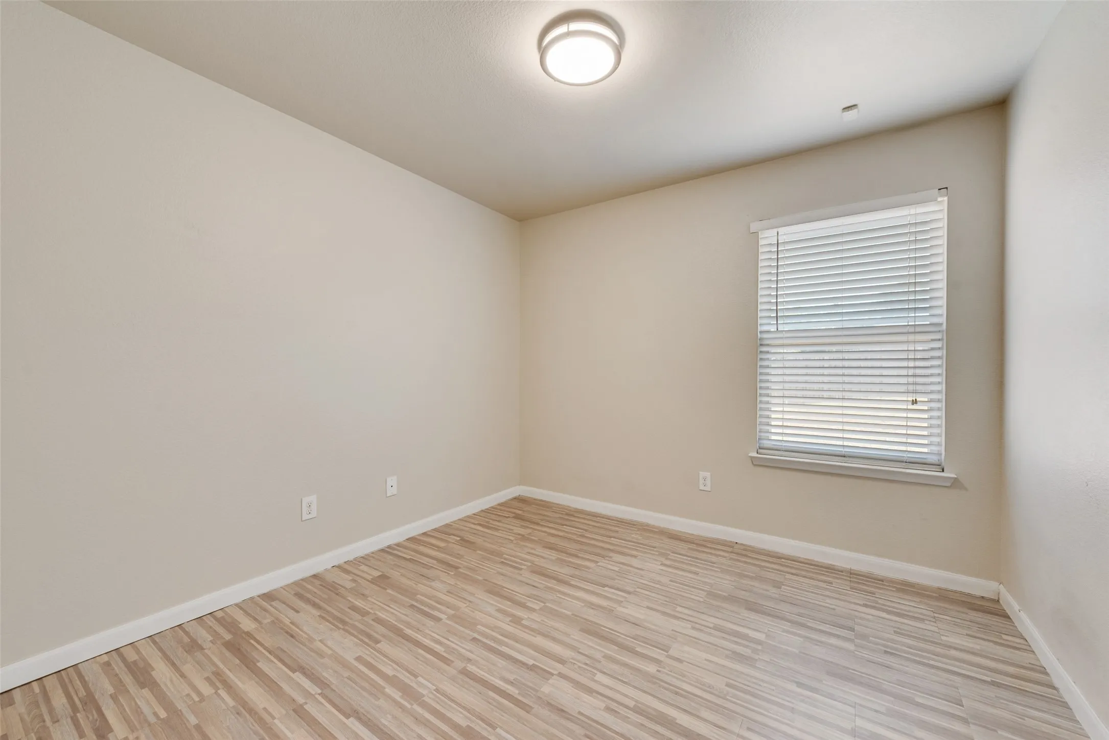 Single Family Residence For Sale in Dallas County , 403 Welcome Street, Cedar Hill, Texas 75104, 4 Bedroom, 2 Bathroom, 2 Garage spaces, 2,101 Sqft, built in 2010, mls#21387092, Real Estate Agent in Cedar Hill, Homes For Sale in Dallas county, Homes For Sale in Cedar Hill, Realtor in Cedar Hill Texas, Real Estate Brokerage Independent Realty Texas, Luminita Cordes Realtor