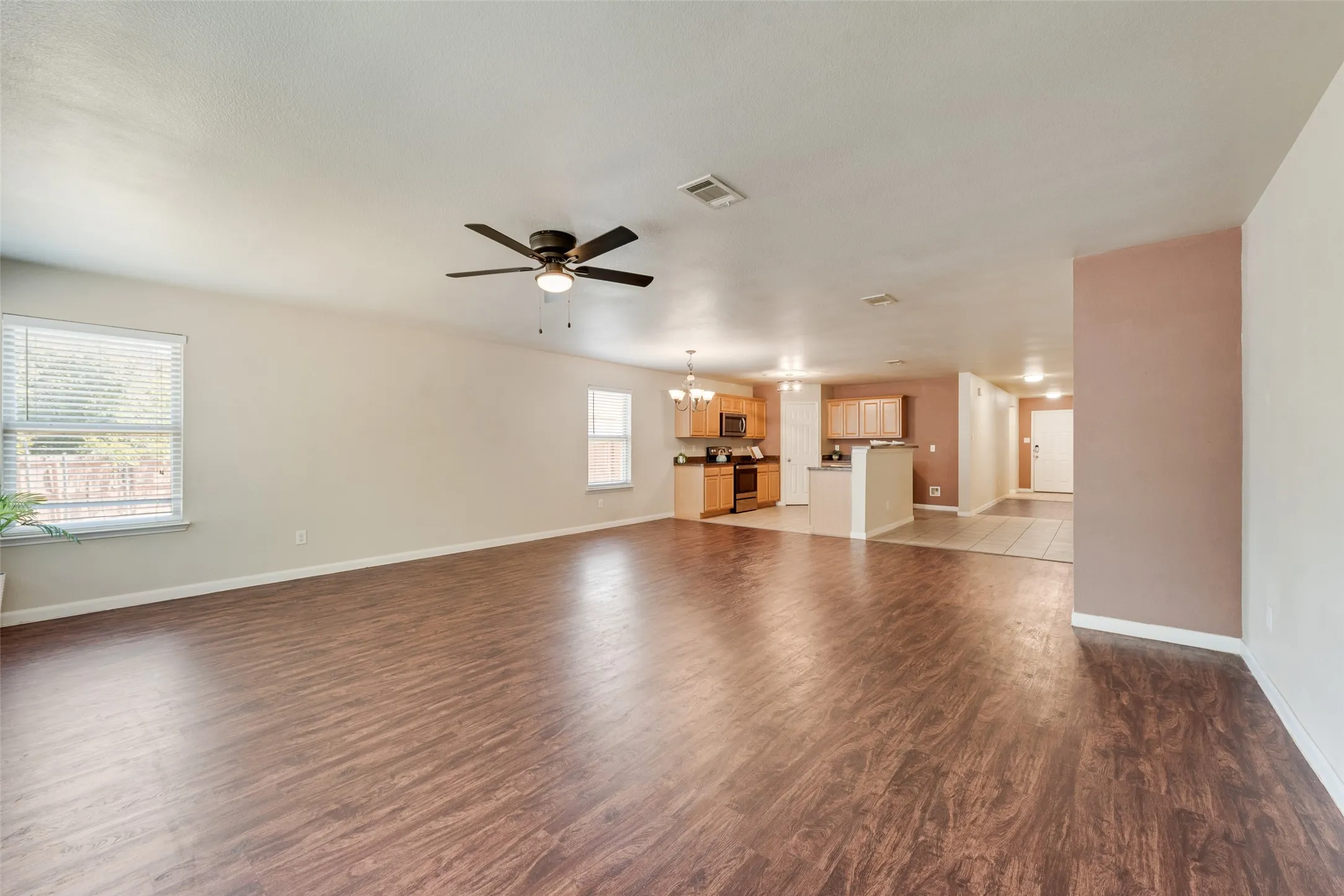 Single Family Residence For Sale in Dallas County , 403 Welcome Street, Cedar Hill, Texas 75104, 4 Bedroom, 2 Bathroom, 2 Garage spaces, 2,101 Sqft, built in 2010, mls#21387092, Real Estate Agent in Cedar Hill, Homes For Sale in Dallas county, Homes For Sale in Cedar Hill, Realtor in Cedar Hill Texas, Real Estate Brokerage Independent Realty Texas, Luminita Cordes Realtor