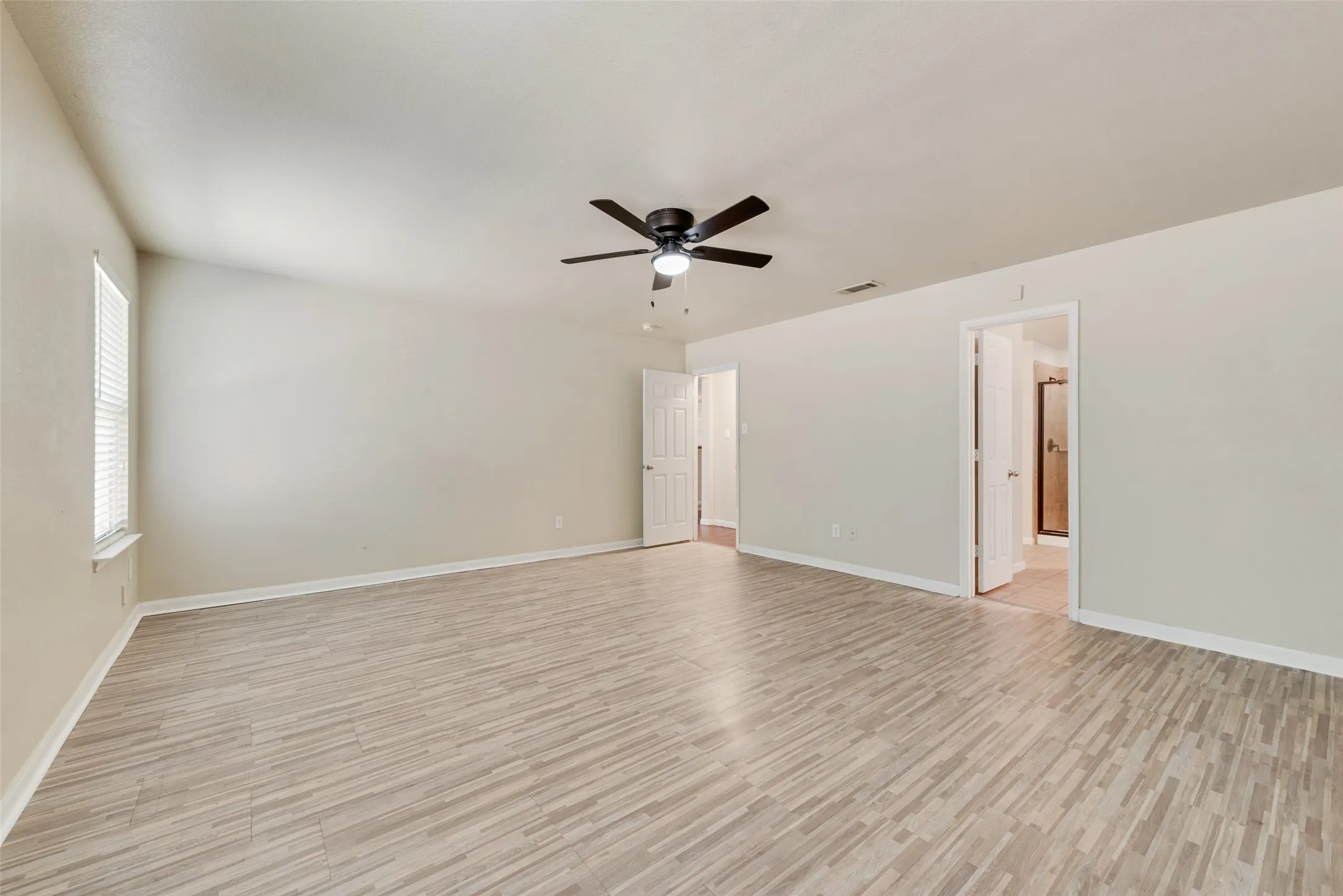 Single Family Residence For Sale in Dallas County , 403 Welcome Street, Cedar Hill, Texas 75104, 4 Bedroom, 2 Bathroom, 2 Garage spaces, 2,101 Sqft, built in 2010, mls#21387092, Real Estate Agent in Cedar Hill, Homes For Sale in Dallas county, Homes For Sale in Cedar Hill, Realtor in Cedar Hill Texas, Real Estate Brokerage Independent Realty Texas, Luminita Cordes Realtor