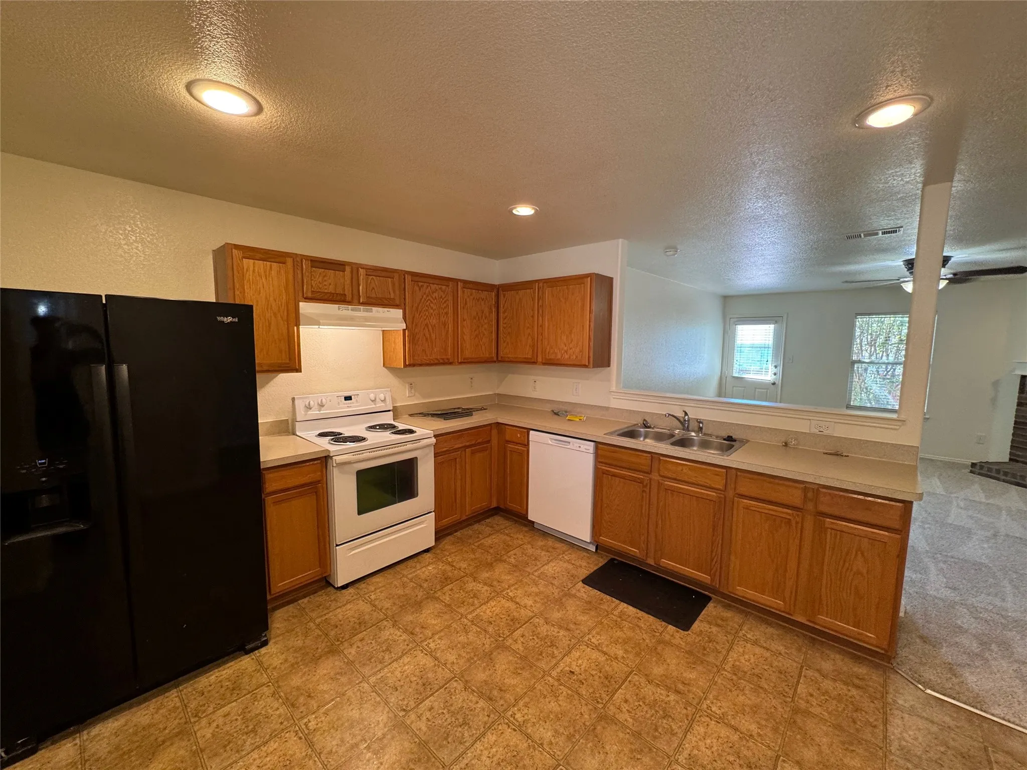 Single Family Residence For Rent in Tarrant County , 5729 Mirror Ridge Drive, Fort Worth, Texas 76179, 3 Bedroom, 2 Bathroom, 2 Garage spaces, 1,276 Sqft, built in 2008, mls#21389532, Real Estate Agent in Fort Worth, Homes For Rent in Tarrant county, Homes For Rent in Fort Worth, Realtor in Fort Worth Texas, Real Estate Brokerage Independent Realty Texas, Luminita Cordes Realtor
