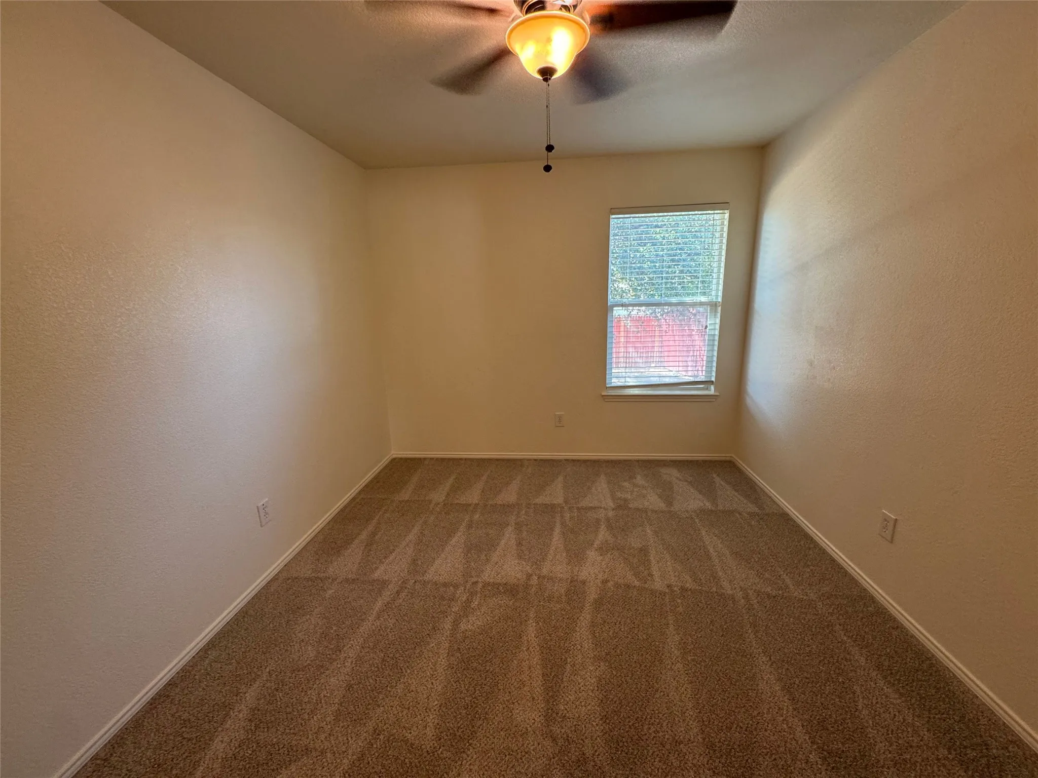 Single Family Residence For Rent in Tarrant County , 5729 Mirror Ridge Drive, Fort Worth, Texas 76179, 3 Bedroom, 2 Bathroom, 2 Garage spaces, 1,276 Sqft, built in 2008, mls#21389532, Real Estate Agent in Fort Worth, Homes For Rent in Tarrant county, Homes For Rent in Fort Worth, Realtor in Fort Worth Texas, Real Estate Brokerage Independent Realty Texas, Luminita Cordes Realtor