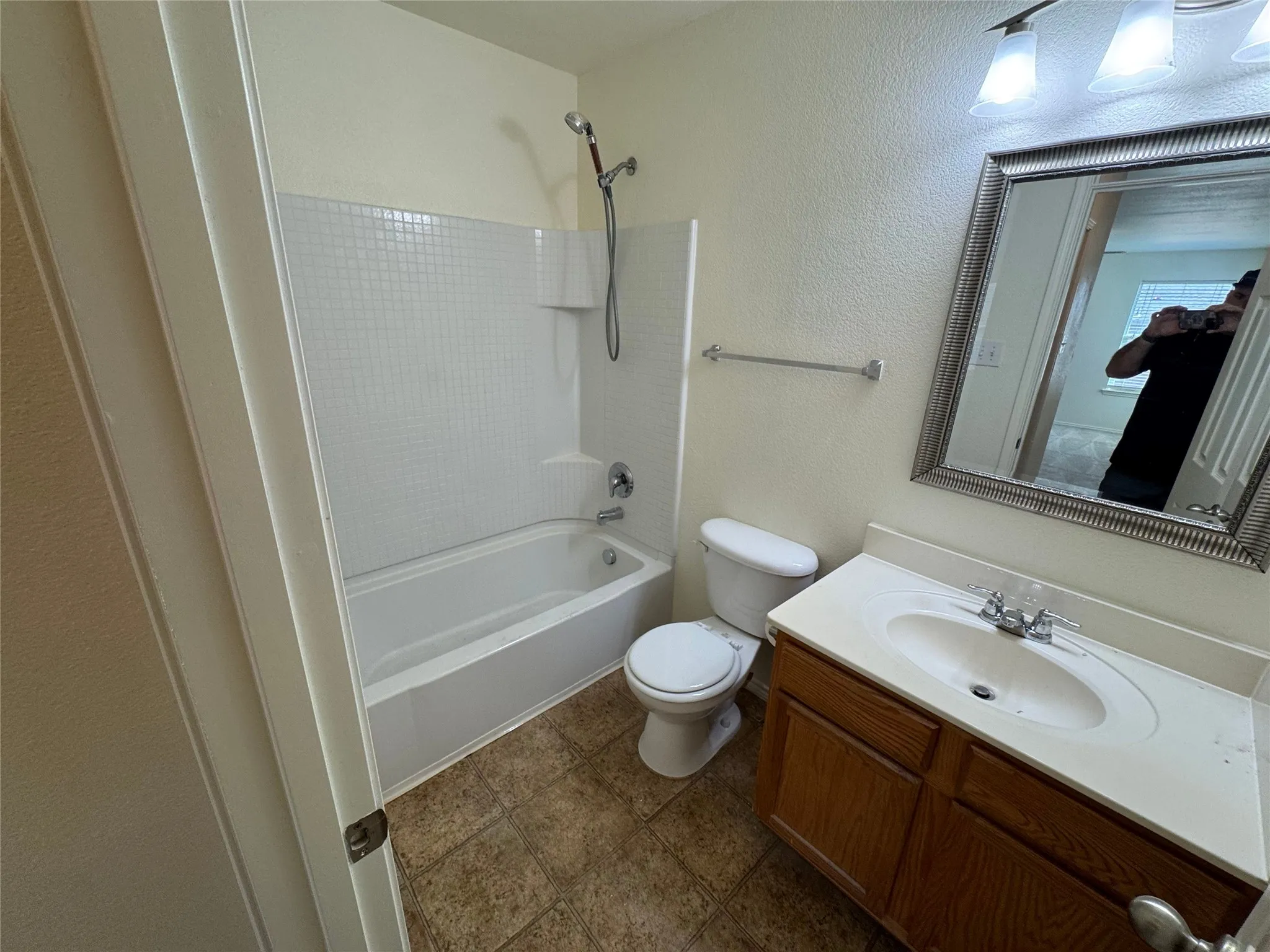 Single Family Residence For Rent in Tarrant County , 5729 Mirror Ridge Drive, Fort Worth, Texas 76179, 3 Bedroom, 2 Bathroom, 2 Garage spaces, 1,276 Sqft, built in 2008, mls#21389532, Real Estate Agent in Fort Worth, Homes For Rent in Tarrant county, Homes For Rent in Fort Worth, Realtor in Fort Worth Texas, Real Estate Brokerage Independent Realty Texas, Luminita Cordes Realtor