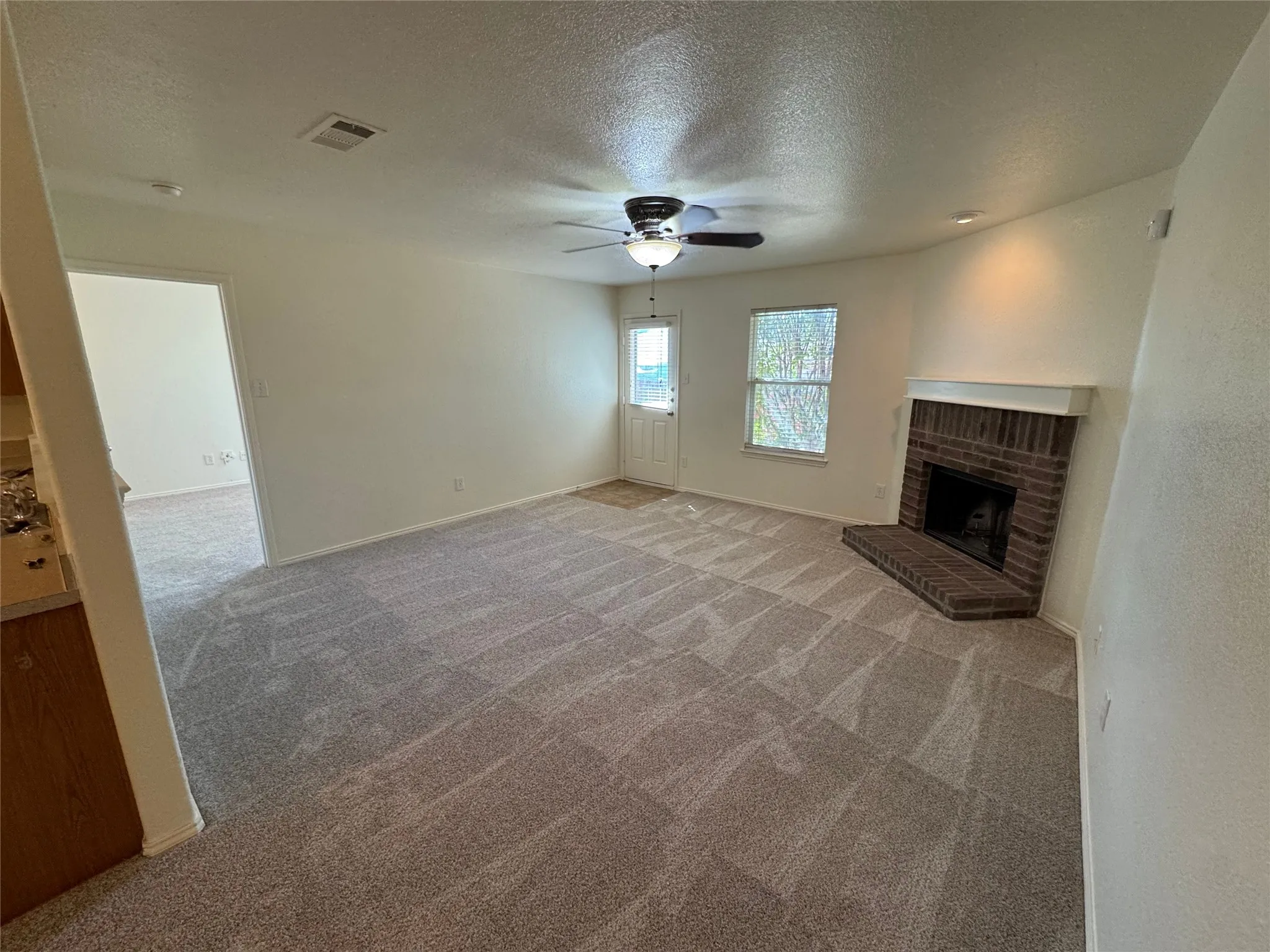 Single Family Residence For Rent in Tarrant County , 5729 Mirror Ridge Drive, Fort Worth, Texas 76179, 3 Bedroom, 2 Bathroom, 2 Garage spaces, 1,276 Sqft, built in 2008, mls#21389532, Real Estate Agent in Fort Worth, Homes For Rent in Tarrant county, Homes For Rent in Fort Worth, Realtor in Fort Worth Texas, Real Estate Brokerage Independent Realty Texas, Luminita Cordes Realtor