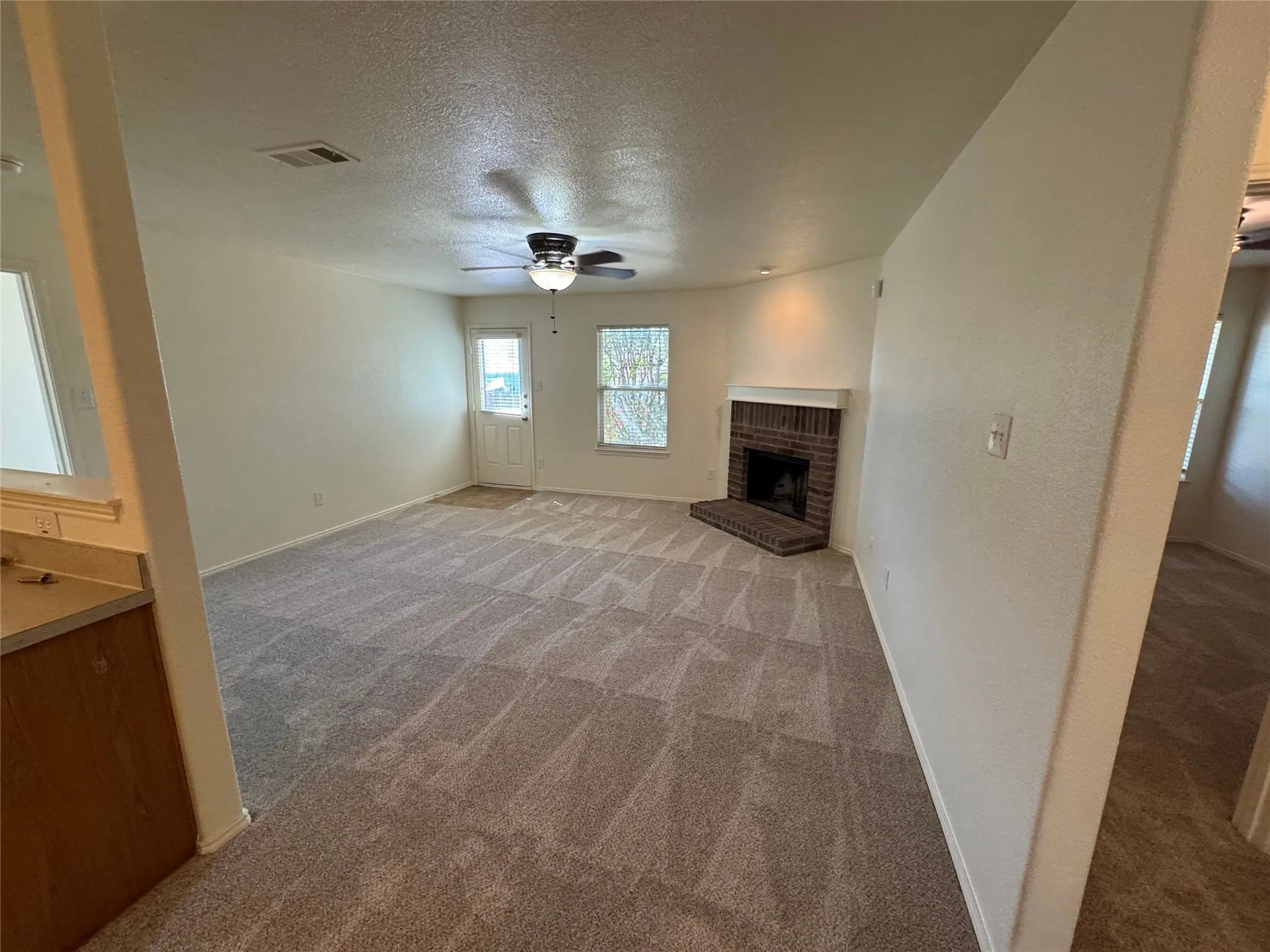 Single Family Residence For Rent in Tarrant County , 5729 Mirror Ridge Drive, Fort Worth, Texas 76179, 3 Bedroom, 2 Bathroom, 2 Garage spaces, 1,276 Sqft, built in 2008, mls#21389532, Real Estate Agent in Fort Worth, Homes For Rent in Tarrant county, Homes For Rent in Fort Worth, Realtor in Fort Worth Texas, Real Estate Brokerage Independent Realty Texas, Luminita Cordes Realtor
