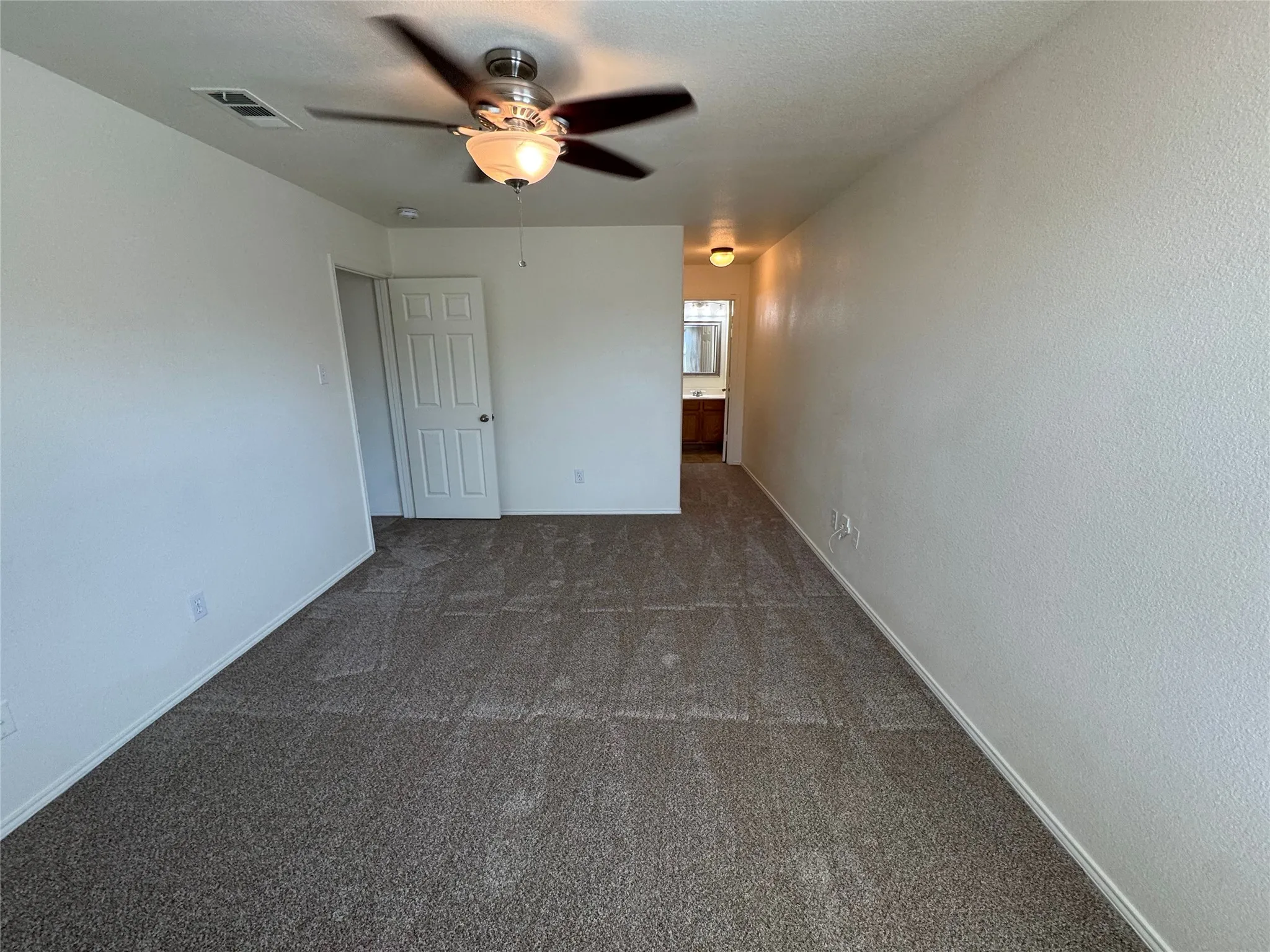 Single Family Residence For Rent in Tarrant County , 5729 Mirror Ridge Drive, Fort Worth, Texas 76179, 3 Bedroom, 2 Bathroom, 2 Garage spaces, 1,276 Sqft, built in 2008, mls#21389532, Real Estate Agent in Fort Worth, Homes For Rent in Tarrant county, Homes For Rent in Fort Worth, Realtor in Fort Worth Texas, Real Estate Brokerage Independent Realty Texas, Luminita Cordes Realtor