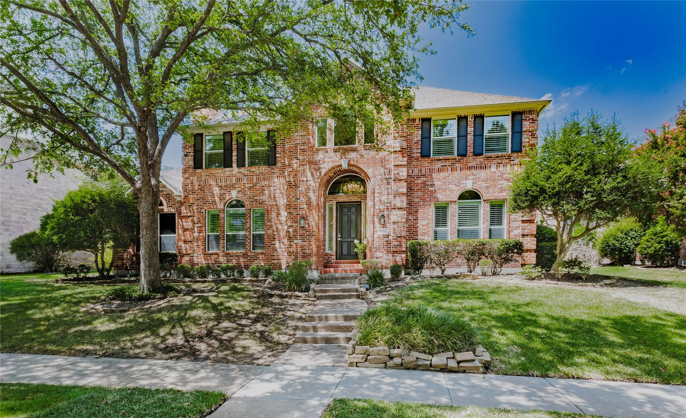Single Family Residence For Sale in Dallas County , 7611 Sweetgum Drive, Irving, Texas 75063, 4 Bedroom, 4 Bathroom, 2 Garage spaces, 3,786 Sqft, built in 1992, mls#21388857, Real Estate Agent in Irving, Homes For Sale in Dallas county, Homes For Sale in Irving, Realtor in Irving Texas, Real Estate Brokerage Independent Realty Texas, Luminita Cordes Realtor