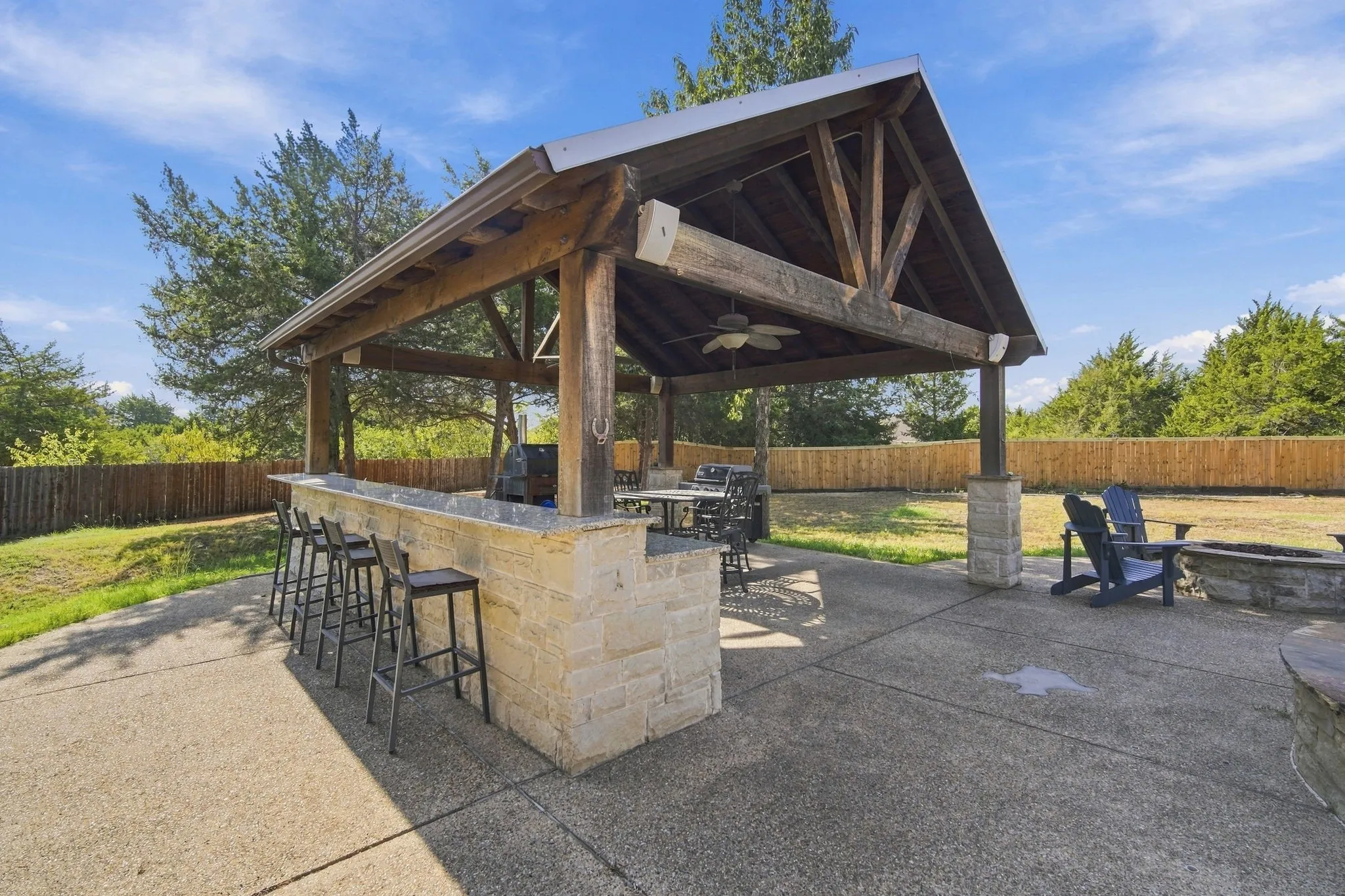 Single Family Residence For Sale in Ellis County , 4050 Wisteria Trail, Midlothian, Texas 76065, 4 Bedroom, 4 Bathroom, 4 Garage spaces, 3,614 Sqft, built in 2006, mls#21376104, Real Estate Agent in Midlothian, Homes For Sale in Ellis county, Homes For Sale in Midlothian, Realtor in Midlothian Texas, Real Estate Brokerage Independent Realty Texas, Luminita Cordes Realtor