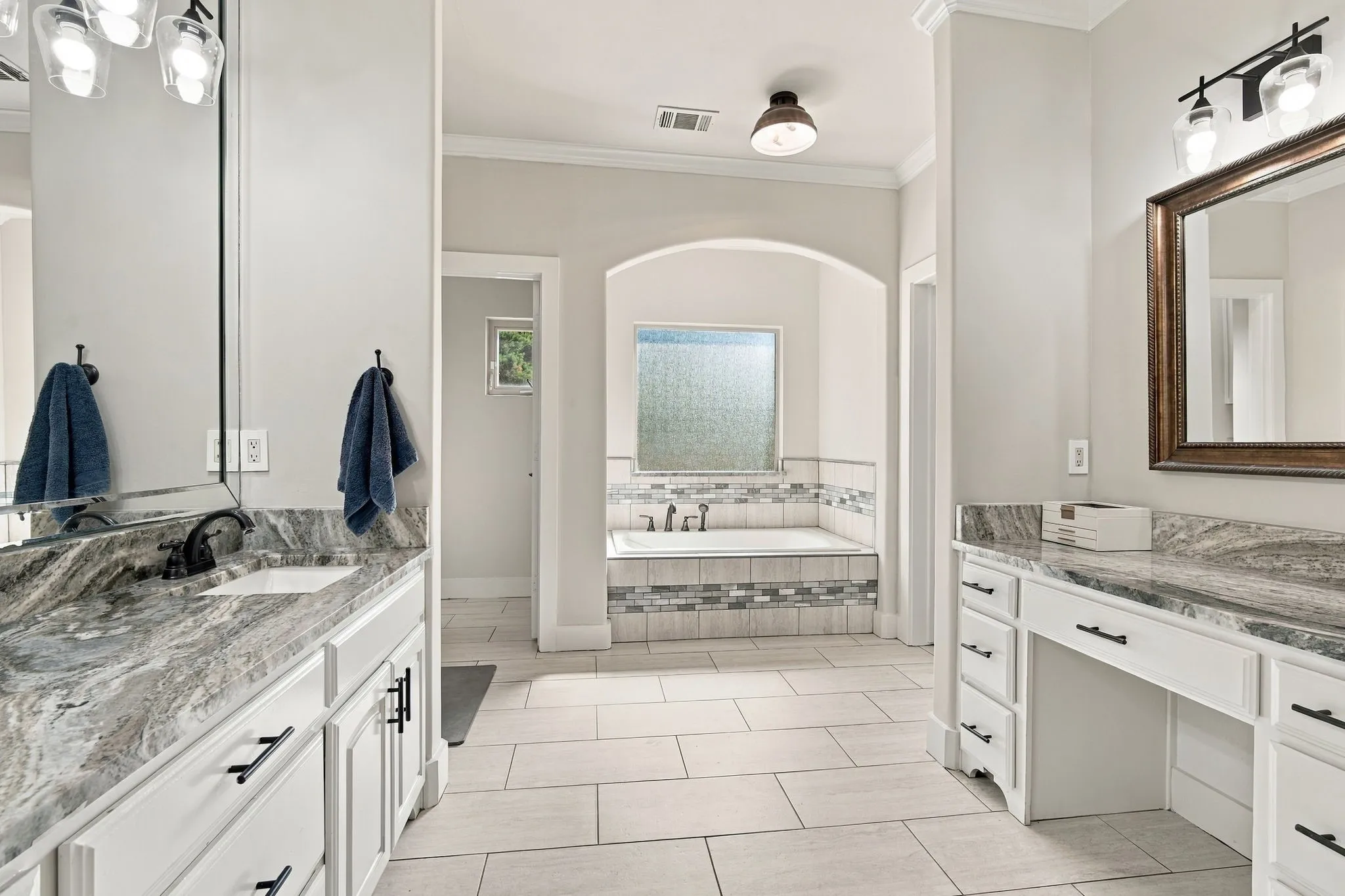 Single Family Residence For Sale in Ellis County , 4050 Wisteria Trail, Midlothian, Texas 76065, 4 Bedroom, 4 Bathroom, 4 Garage spaces, 3,614 Sqft, built in 2006, mls#21376104, Real Estate Agent in Midlothian, Homes For Sale in Ellis county, Homes For Sale in Midlothian, Realtor in Midlothian Texas, Real Estate Brokerage Independent Realty Texas, Luminita Cordes Realtor