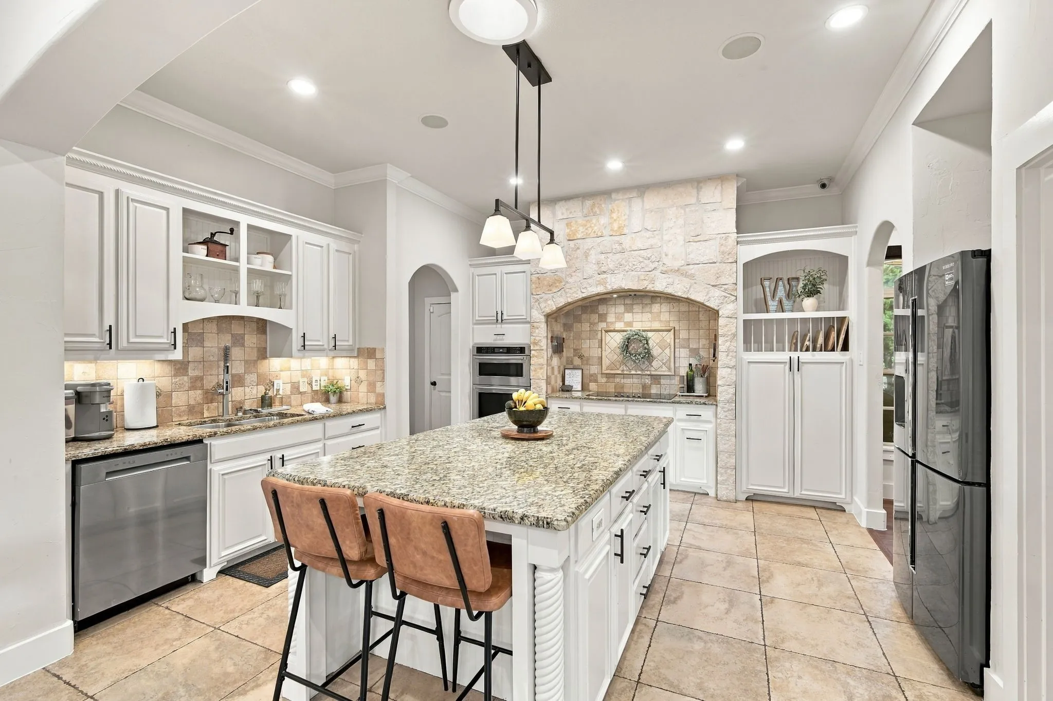 Single Family Residence For Sale in Ellis County , 4050 Wisteria Trail, Midlothian, Texas 76065, 4 Bedroom, 4 Bathroom, 4 Garage spaces, 3,614 Sqft, built in 2006, mls#21376104, Real Estate Agent in Midlothian, Homes For Sale in Ellis county, Homes For Sale in Midlothian, Realtor in Midlothian Texas, Real Estate Brokerage Independent Realty Texas, Luminita Cordes Realtor