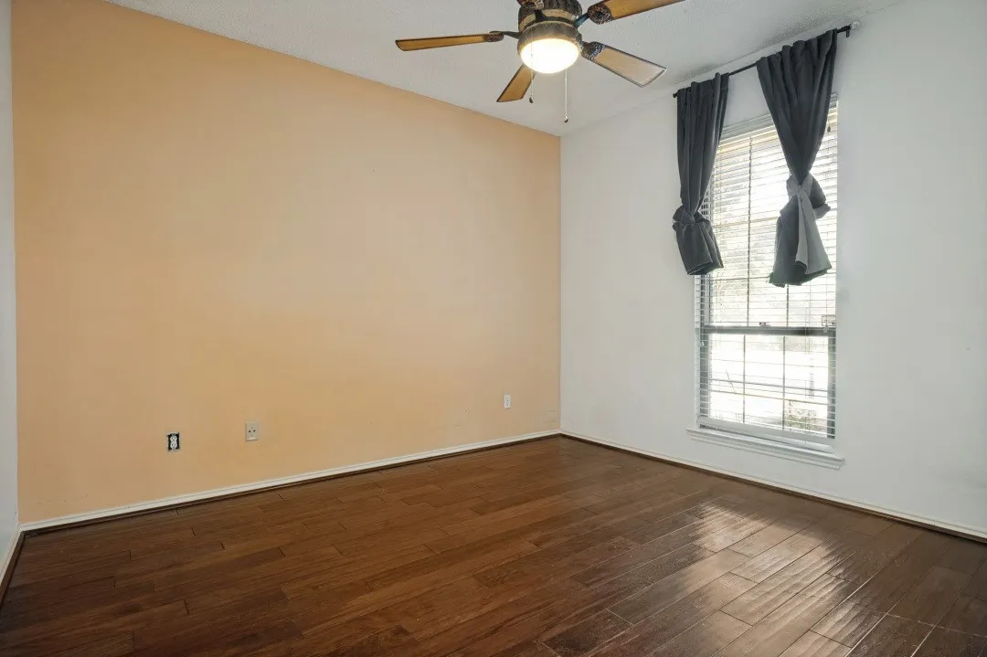 Single Family Residence For Sale in Dallas County , 5212 Whispering Oaks Drive, Dallas, Texas 75236, 3 Bedroom, 3 Bathroom, 2 Garage spaces, 2,577 Sqft, built in 1987, mls#21388634, Real Estate Agent in Dallas, Homes For Sale in Dallas county, Homes For Sale in Dallas, Realtor in Dallas Texas, Real Estate Brokerage Independent Realty Texas, Luminita Cordes Realtor