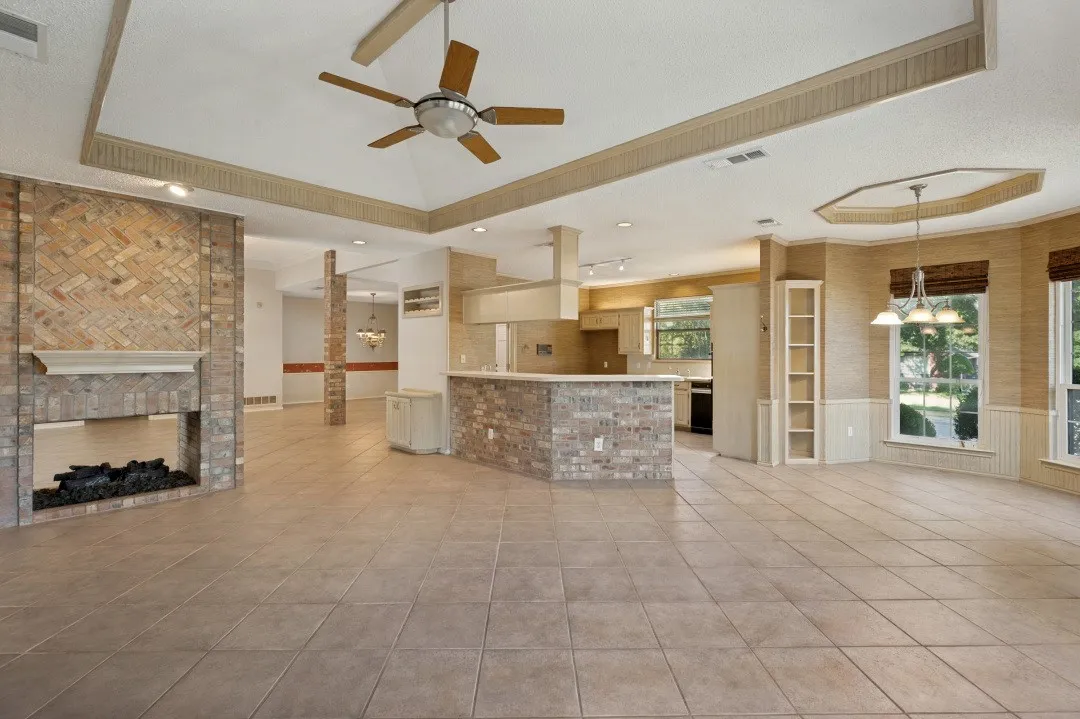 Single Family Residence For Sale in Dallas County , 5212 Whispering Oaks Drive, Dallas, Texas 75236, 3 Bedroom, 3 Bathroom, 2 Garage spaces, 2,577 Sqft, built in 1987, mls#21388634, Real Estate Agent in Dallas, Homes For Sale in Dallas county, Homes For Sale in Dallas, Realtor in Dallas Texas, Real Estate Brokerage Independent Realty Texas, Luminita Cordes Realtor
