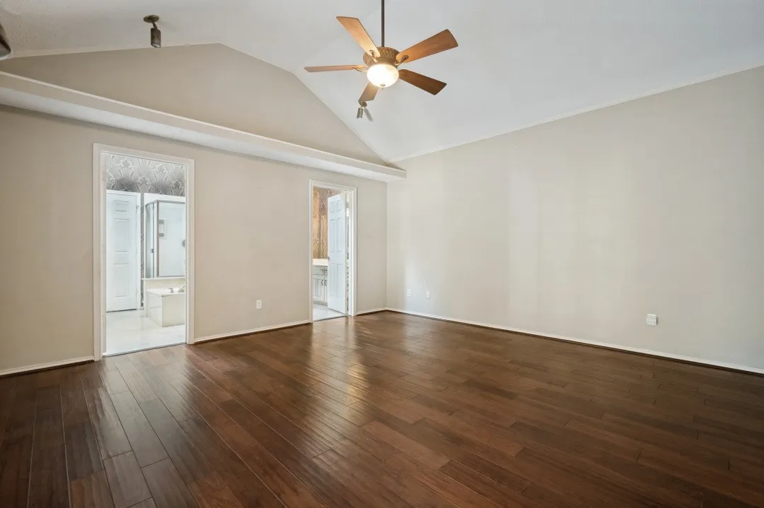 Single Family Residence For Sale in Dallas County , 5212 Whispering Oaks Drive, Dallas, Texas 75236, 3 Bedroom, 3 Bathroom, 2 Garage spaces, 2,577 Sqft, built in 1987, mls#21388634, Real Estate Agent in Dallas, Homes For Sale in Dallas county, Homes For Sale in Dallas, Realtor in Dallas Texas, Real Estate Brokerage Independent Realty Texas, Luminita Cordes Realtor