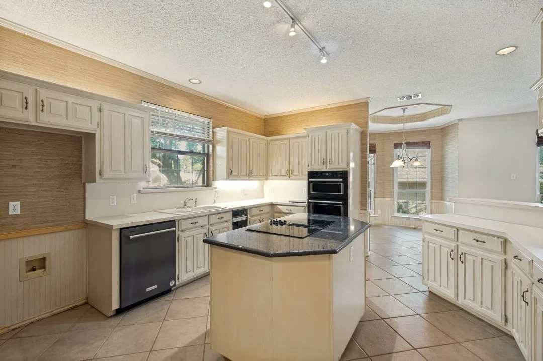 Single Family Residence For Sale in Dallas County , 5212 Whispering Oaks Drive, Dallas, Texas 75236, 3 Bedroom, 3 Bathroom, 2 Garage spaces, 2,577 Sqft, built in 1987, mls#21388634, Real Estate Agent in Dallas, Homes For Sale in Dallas county, Homes For Sale in Dallas, Realtor in Dallas Texas, Real Estate Brokerage Independent Realty Texas, Luminita Cordes Realtor