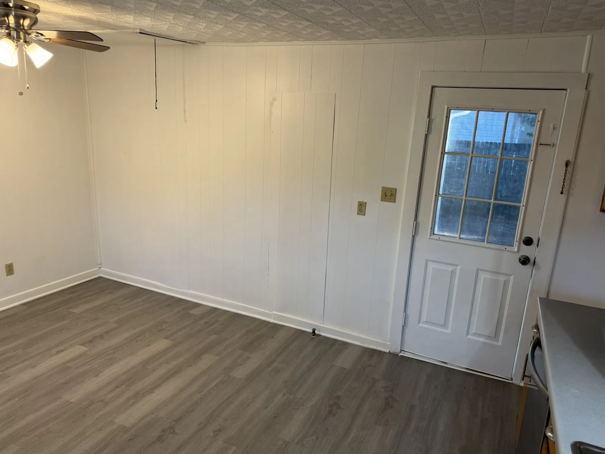 Single Family Residence For Rent in Hunt County , 1307 Church Street, Commerce, Texas 75428, 2 Bedroom, 1 Bathroom, Garage spaces, 835 Sqft, built in 1950, mls#21389026, Real Estate Agent in Commerce, Homes For Rent in Hunt county, Homes For Rent in Commerce, Realtor in Commerce Texas, Real Estate Brokerage Independent Realty Texas, Luminita Cordes Realtor