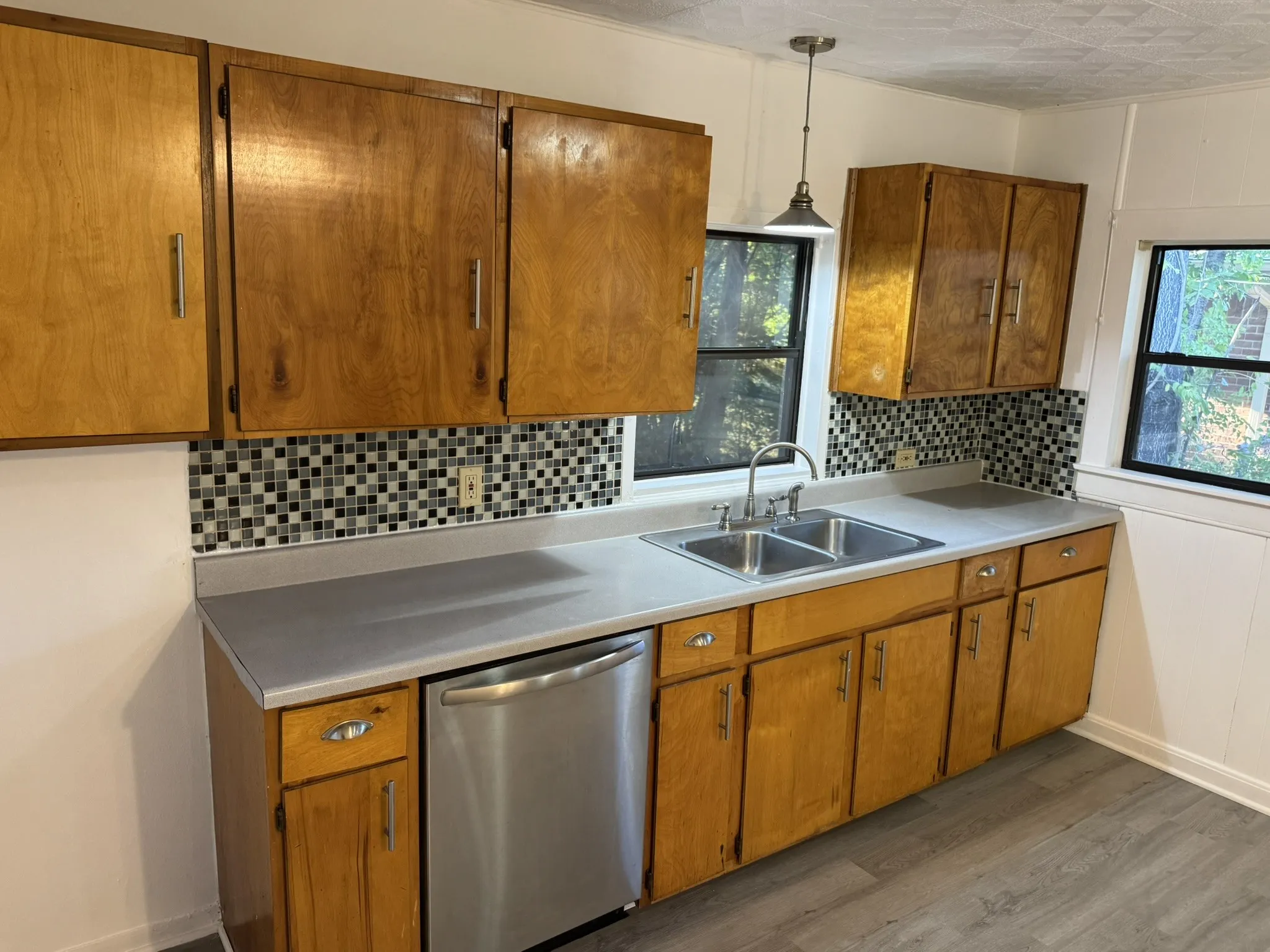 Single Family Residence For Rent in Hunt County , 1307 Church Street, Commerce, Texas 75428, 2 Bedroom, 1 Bathroom, Garage spaces, 835 Sqft, built in 1950, mls#21389026, Real Estate Agent in Commerce, Homes For Rent in Hunt county, Homes For Rent in Commerce, Realtor in Commerce Texas, Real Estate Brokerage Independent Realty Texas, Luminita Cordes Realtor