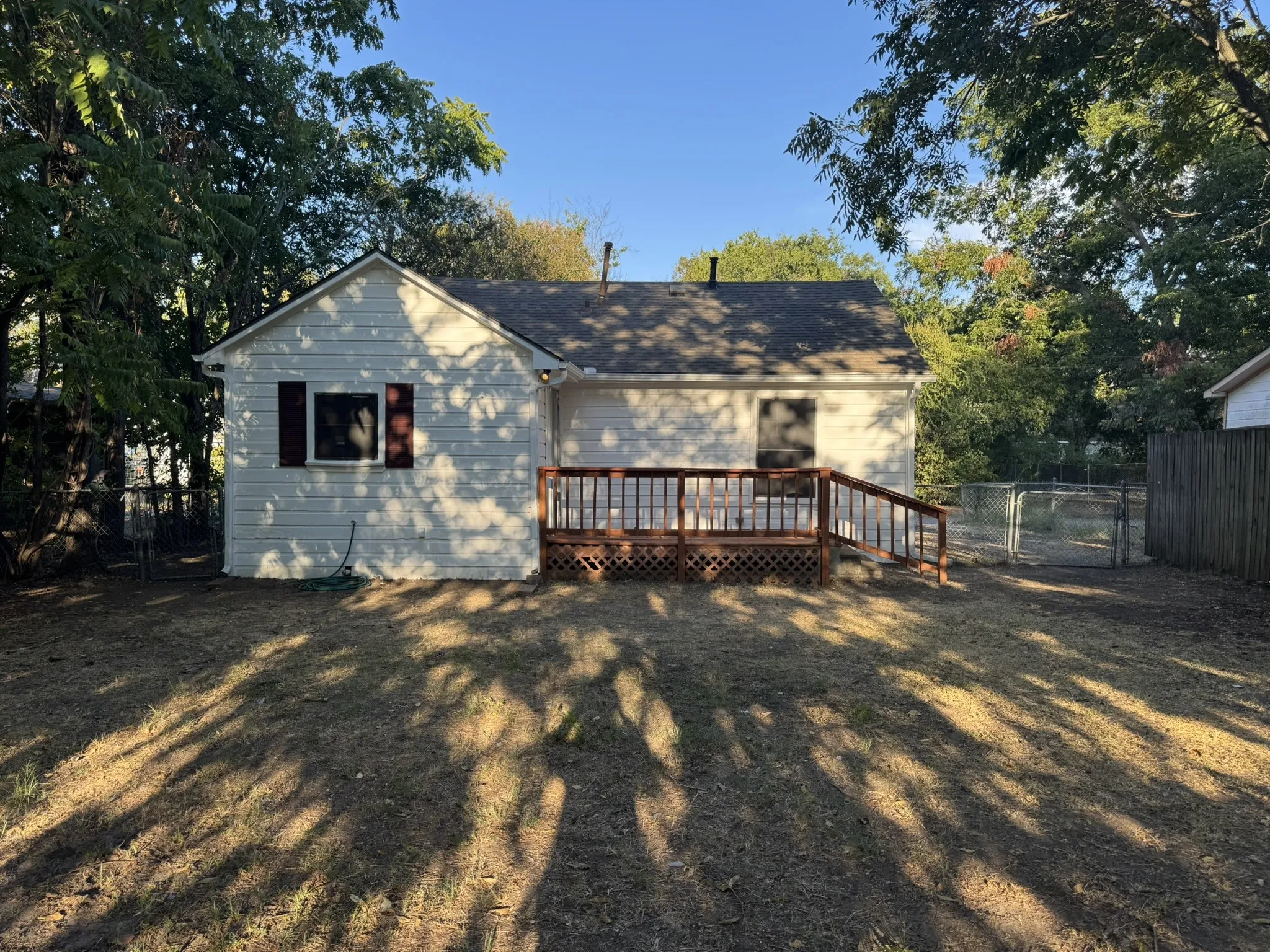 Single Family Residence For Rent in Hunt County , 1307 Church Street, Commerce, Texas 75428, 2 Bedroom, 1 Bathroom, Garage spaces, 835 Sqft, built in 1950, mls#21389026, Real Estate Agent in Commerce, Homes For Rent in Hunt county, Homes For Rent in Commerce, Realtor in Commerce Texas, Real Estate Brokerage Independent Realty Texas, Luminita Cordes Realtor