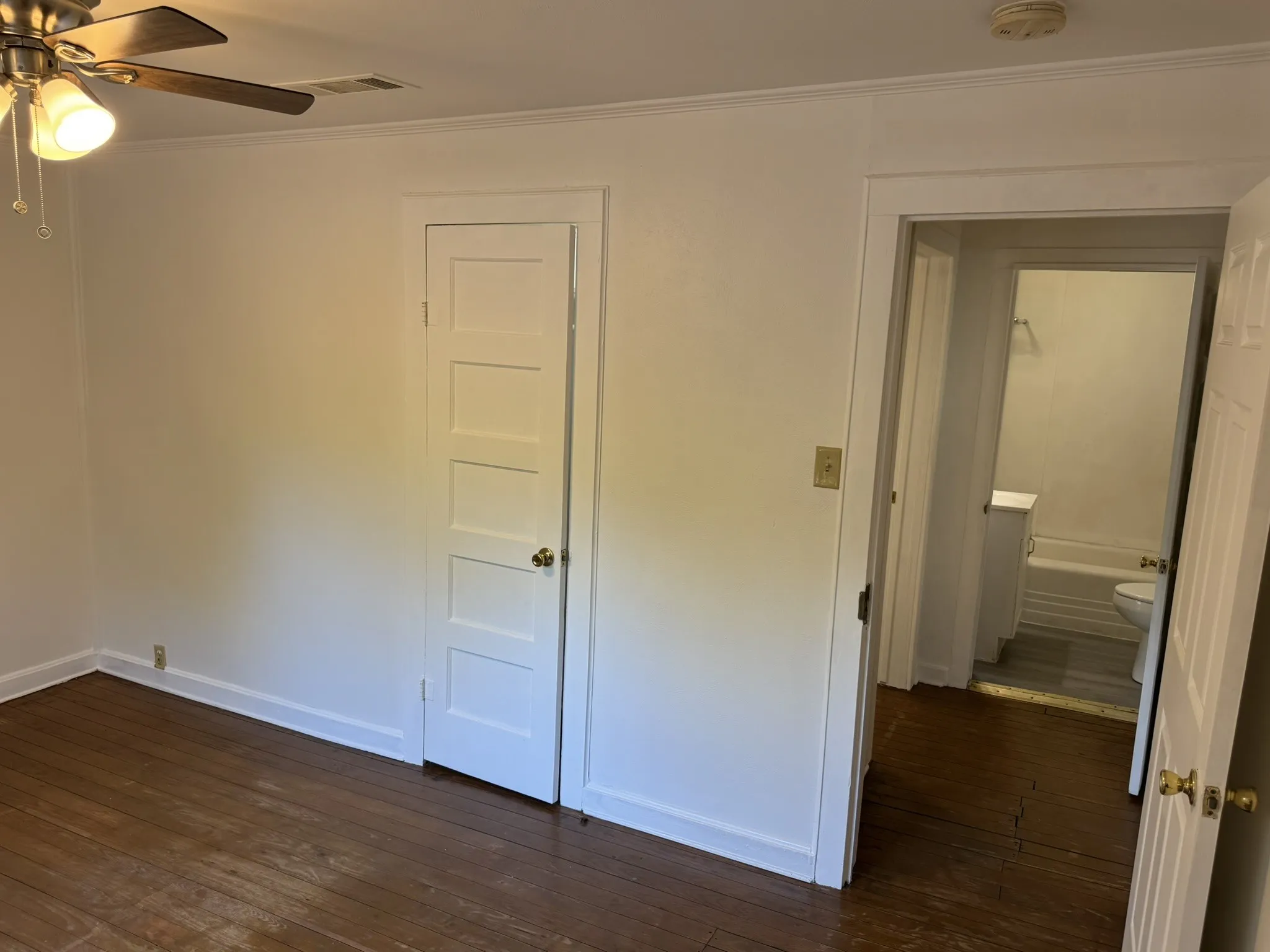 Single Family Residence For Rent in Hunt County , 1307 Church Street, Commerce, Texas 75428, 2 Bedroom, 1 Bathroom, Garage spaces, 835 Sqft, built in 1950, mls#21389026, Real Estate Agent in Commerce, Homes For Rent in Hunt county, Homes For Rent in Commerce, Realtor in Commerce Texas, Real Estate Brokerage Independent Realty Texas, Luminita Cordes Realtor