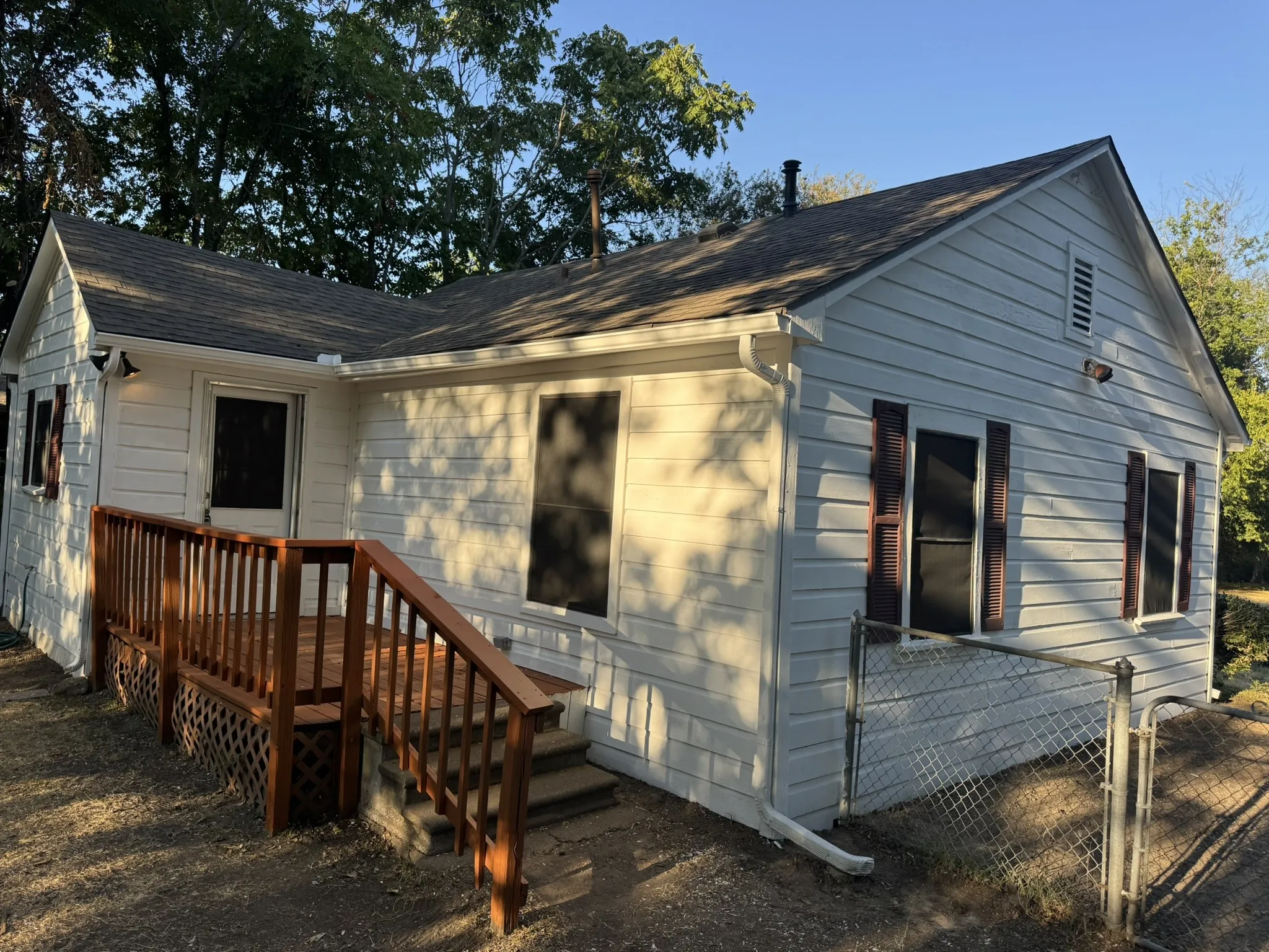 Single Family Residence For Rent in Hunt County , 1307 Church Street, Commerce, Texas 75428, 2 Bedroom, 1 Bathroom, Garage spaces, 835 Sqft, built in 1950, mls#21389026, Real Estate Agent in Commerce, Homes For Rent in Hunt county, Homes For Rent in Commerce, Realtor in Commerce Texas, Real Estate Brokerage Independent Realty Texas, Luminita Cordes Realtor