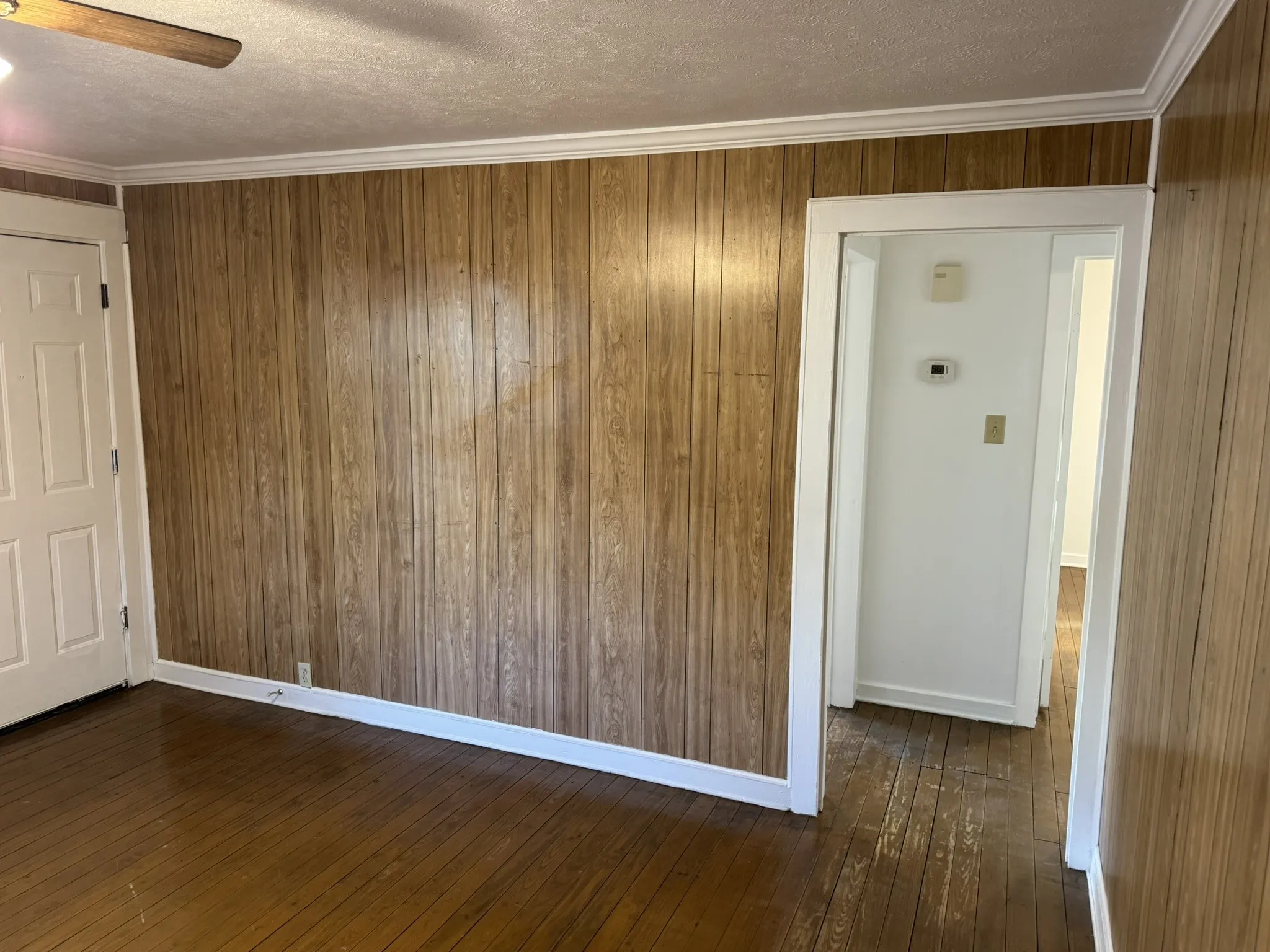 Single Family Residence For Rent in Hunt County , 1307 Church Street, Commerce, Texas 75428, 2 Bedroom, 1 Bathroom, Garage spaces, 835 Sqft, built in 1950, mls#21389026, Real Estate Agent in Commerce, Homes For Rent in Hunt county, Homes For Rent in Commerce, Realtor in Commerce Texas, Real Estate Brokerage Independent Realty Texas, Luminita Cordes Realtor