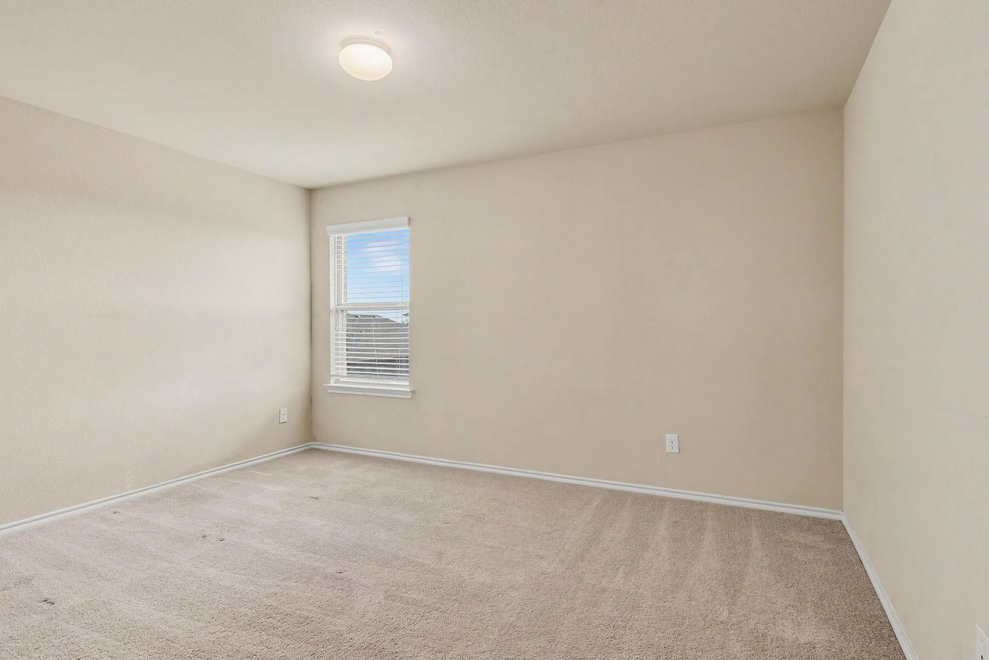 Single Family Residence For Sale in Kaufman County , 2315 Julia Lane, Forney, Texas 75126, 5 Bedroom, 3 Bathroom, 2 Garage spaces, 2,671 Sqft, built in 2018, mls#21389118, Real Estate Agent in Forney, Homes For Sale in Kaufman county, Homes For Sale in Forney, Realtor in Forney Texas, Real Estate Brokerage Independent Realty Texas, Luminita Cordes Realtor