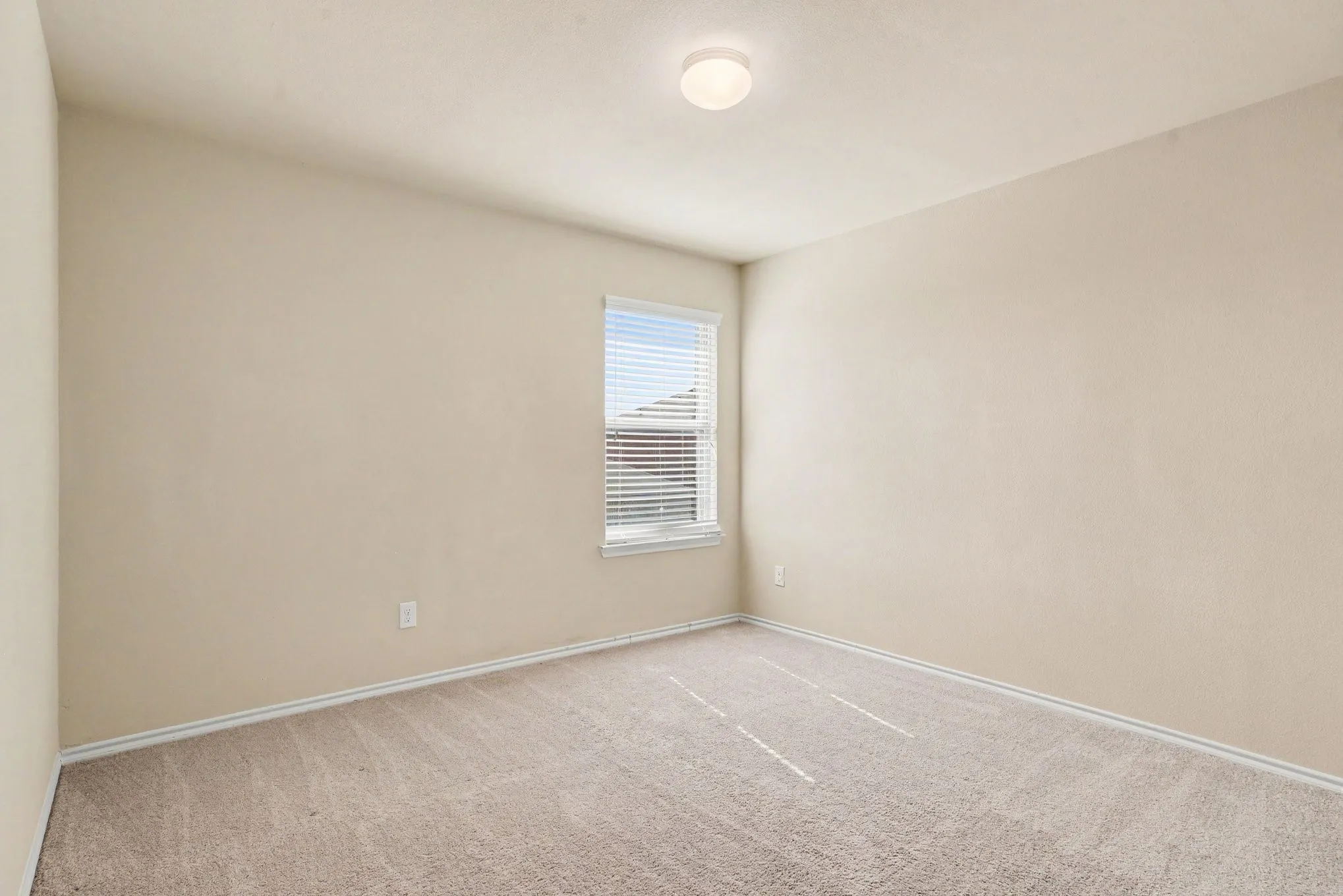 Single Family Residence For Sale in Kaufman County , 2315 Julia Lane, Forney, Texas 75126, 5 Bedroom, 3 Bathroom, 2 Garage spaces, 2,671 Sqft, built in 2018, mls#21389118, Real Estate Agent in Forney, Homes For Sale in Kaufman county, Homes For Sale in Forney, Realtor in Forney Texas, Real Estate Brokerage Independent Realty Texas, Luminita Cordes Realtor