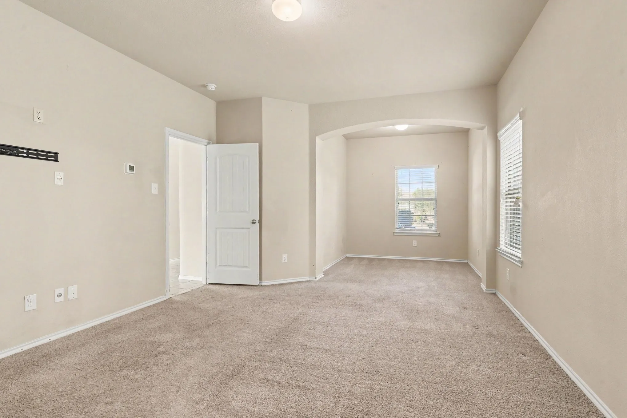 Single Family Residence For Sale in Kaufman County , 2315 Julia Lane, Forney, Texas 75126, 5 Bedroom, 3 Bathroom, 2 Garage spaces, 2,671 Sqft, built in 2018, mls#21389118, Real Estate Agent in Forney, Homes For Sale in Kaufman county, Homes For Sale in Forney, Realtor in Forney Texas, Real Estate Brokerage Independent Realty Texas, Luminita Cordes Realtor