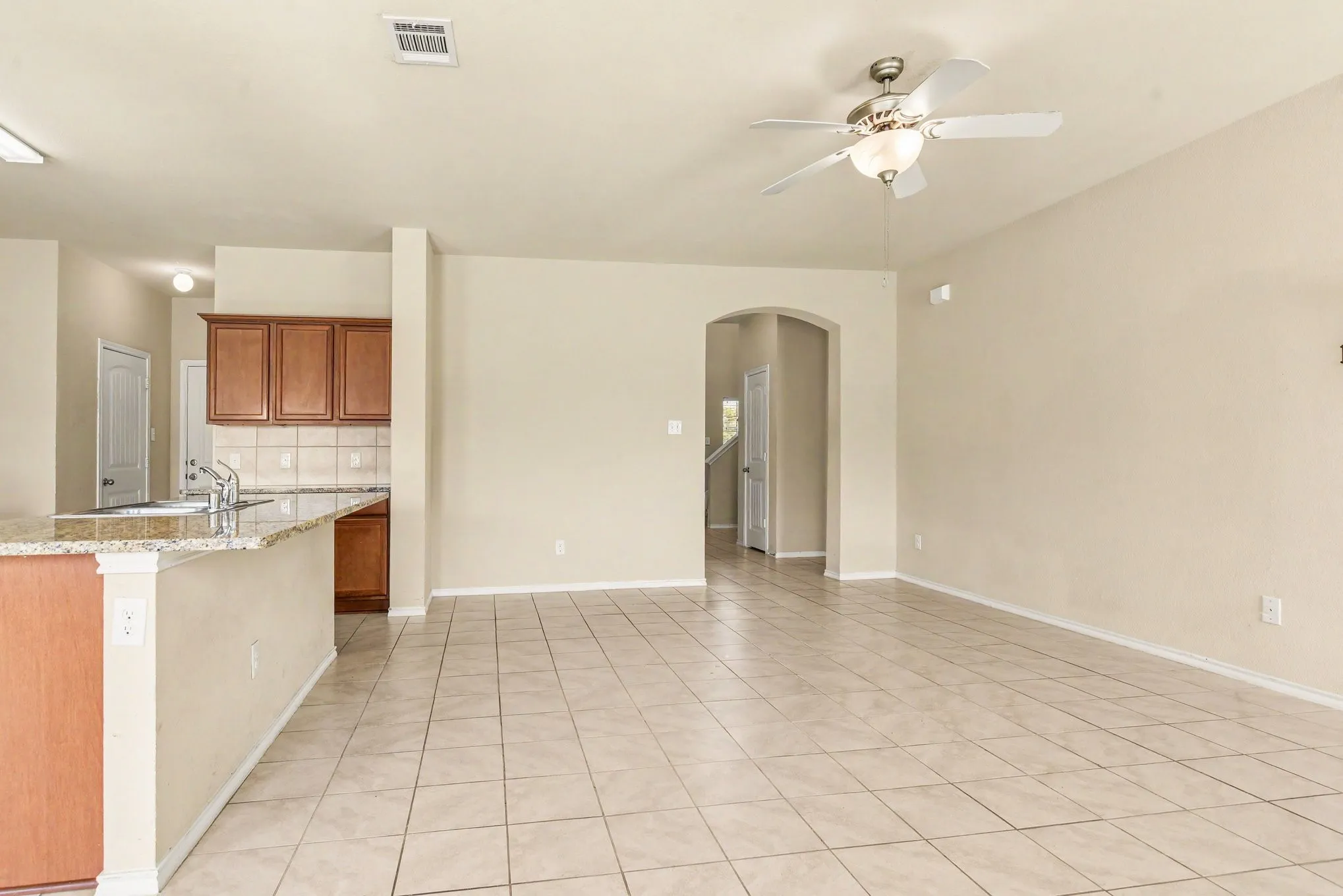 Single Family Residence For Sale in Kaufman County , 2315 Julia Lane, Forney, Texas 75126, 5 Bedroom, 3 Bathroom, 2 Garage spaces, 2,671 Sqft, built in 2018, mls#21389118, Real Estate Agent in Forney, Homes For Sale in Kaufman county, Homes For Sale in Forney, Realtor in Forney Texas, Real Estate Brokerage Independent Realty Texas, Luminita Cordes Realtor