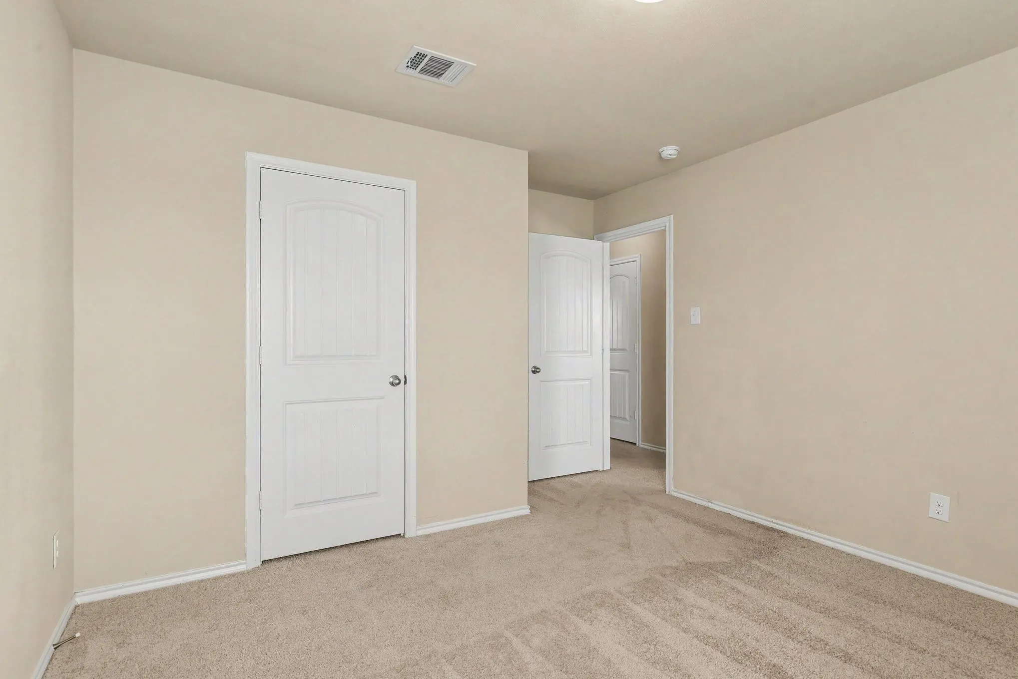 Single Family Residence For Sale in Kaufman County , 2315 Julia Lane, Forney, Texas 75126, 5 Bedroom, 3 Bathroom, 2 Garage spaces, 2,671 Sqft, built in 2018, mls#21389118, Real Estate Agent in Forney, Homes For Sale in Kaufman county, Homes For Sale in Forney, Realtor in Forney Texas, Real Estate Brokerage Independent Realty Texas, Luminita Cordes Realtor