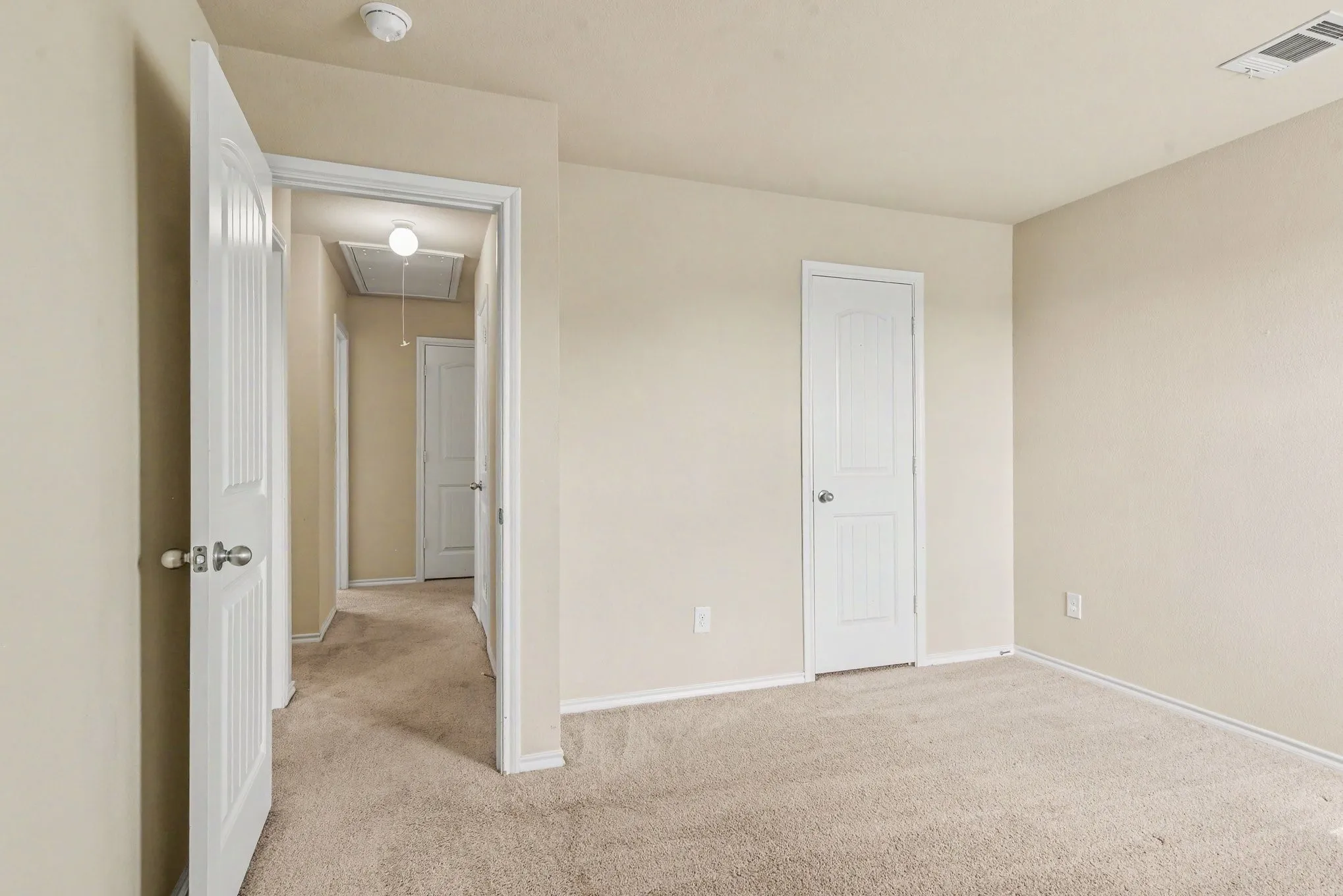 Single Family Residence For Sale in Kaufman County , 2315 Julia Lane, Forney, Texas 75126, 5 Bedroom, 3 Bathroom, 2 Garage spaces, 2,671 Sqft, built in 2018, mls#21389118, Real Estate Agent in Forney, Homes For Sale in Kaufman county, Homes For Sale in Forney, Realtor in Forney Texas, Real Estate Brokerage Independent Realty Texas, Luminita Cordes Realtor
